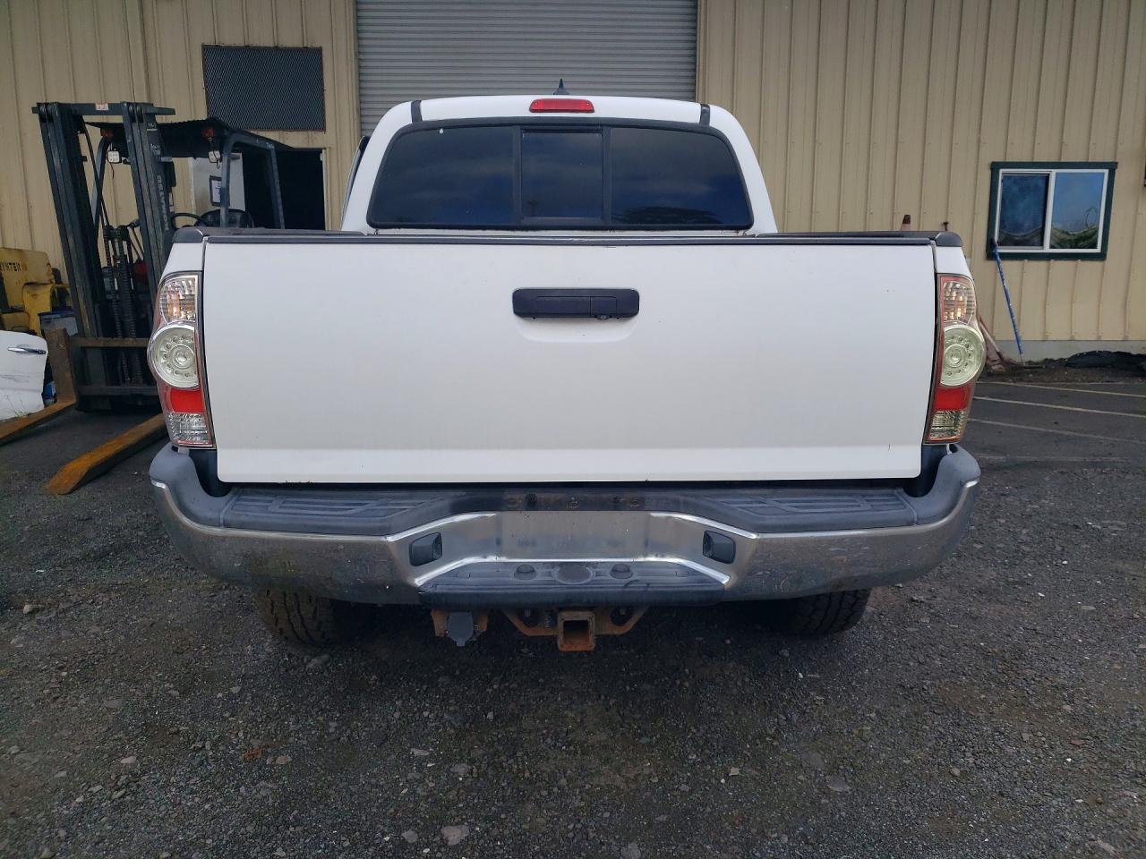 2013 Toyota Tacoma Double Cab Белый vin: 3TMLU4EN0DM111907