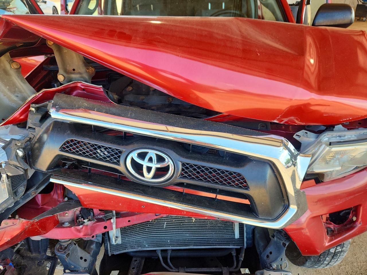 2013 Toyota Tacoma Double Cab Red vin: 3TMLU4EN0DM125080