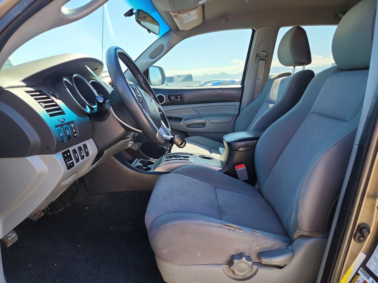 2014 Toyota Tacoma Double Cab Silver vin: 3TMLU4EN0EM137683