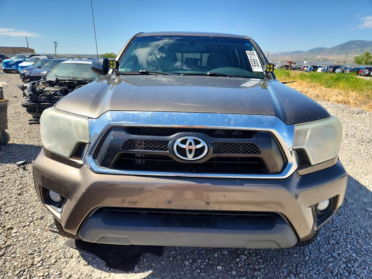 2014 Toyota Tacoma Double Cab Silver vin: 3TMLU4EN0EM137683