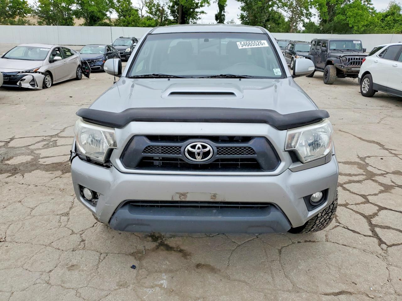 2014 Toyota Tacoma Double Cab Silver vin: 3TMLU4EN0EM137845