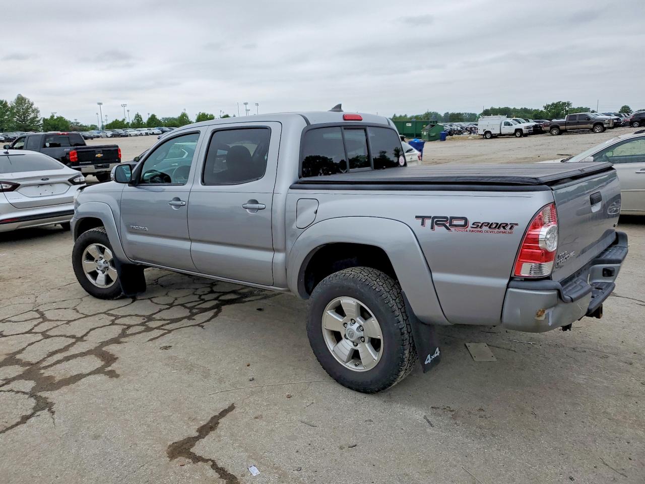 2014 Toyota Tacoma Double Cab Silver vin: 3TMLU4EN0EM137845