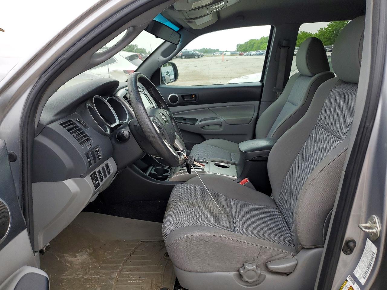 2014 Toyota Tacoma Double Cab Silver vin: 3TMLU4EN0EM137845