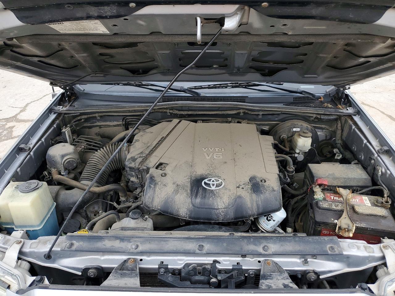 2014 Toyota Tacoma Double Cab Silver vin: 3TMLU4EN0EM137845