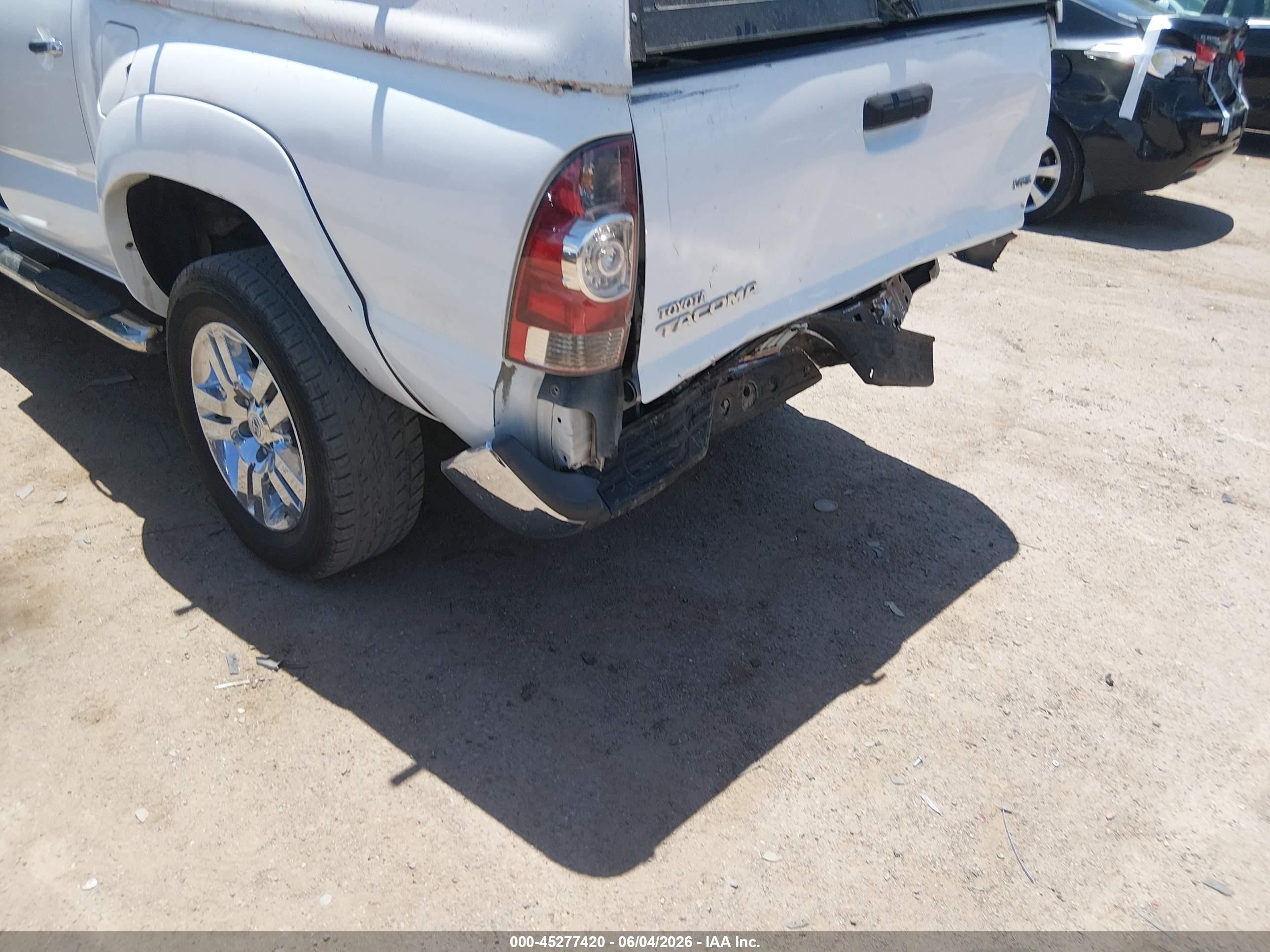 2014 Toyota Tacoma Base V6 White vin: 3TMLU4EN0EM163295
