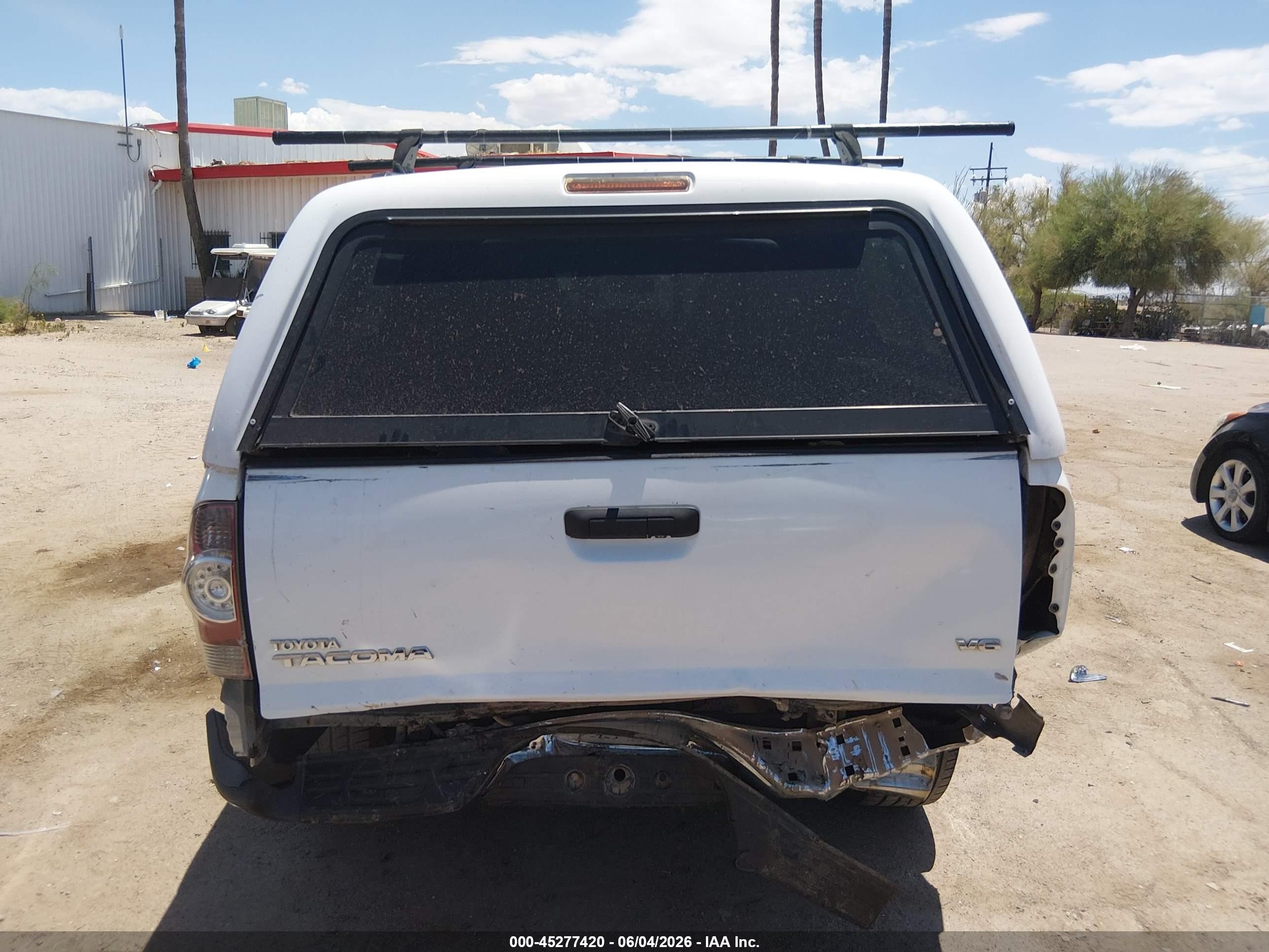 2014 Toyota Tacoma Base V6 White vin: 3TMLU4EN0EM163295