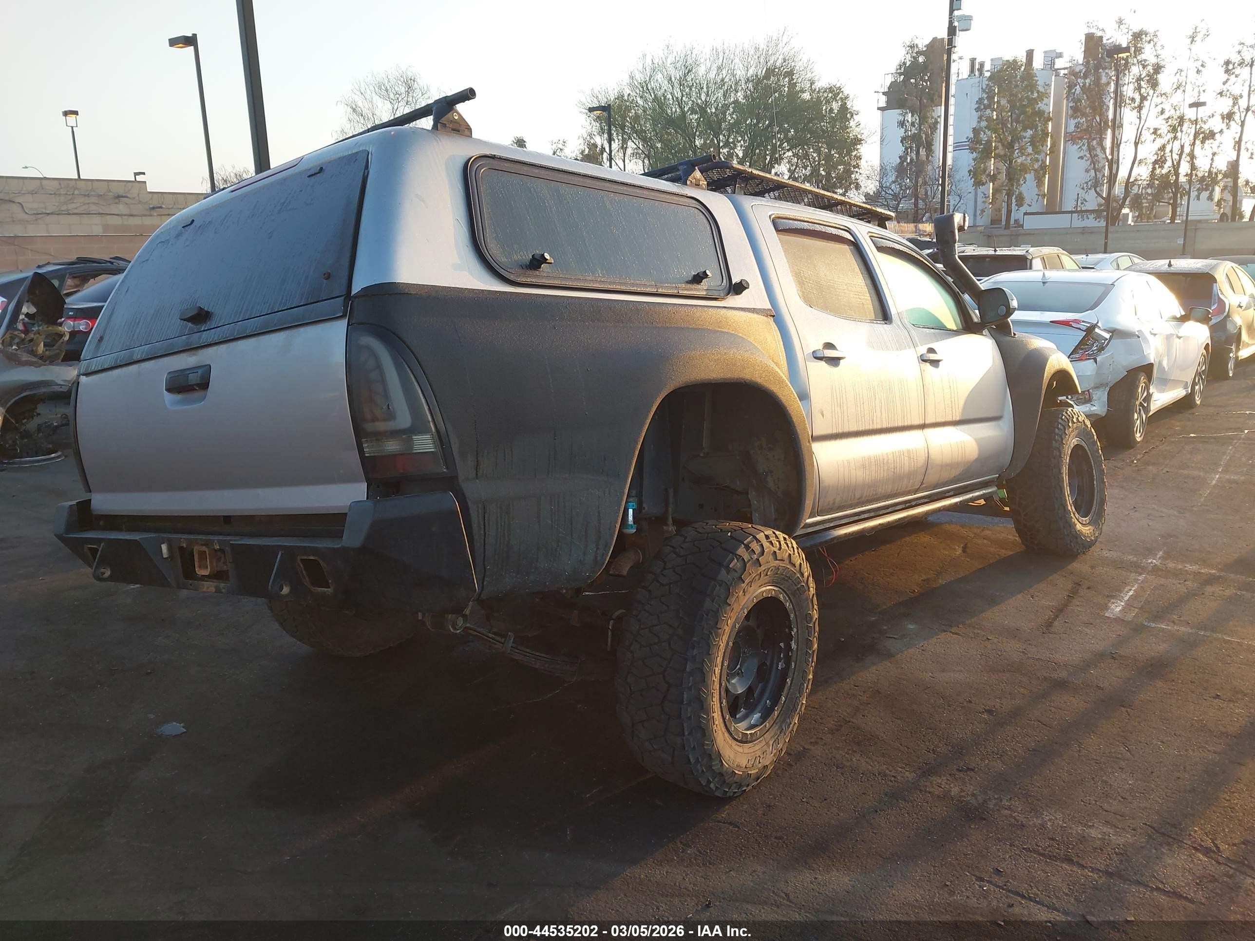 2015 Toyota Tacoma Base V6 Silver vin: 3TMLU4EN0FM189638