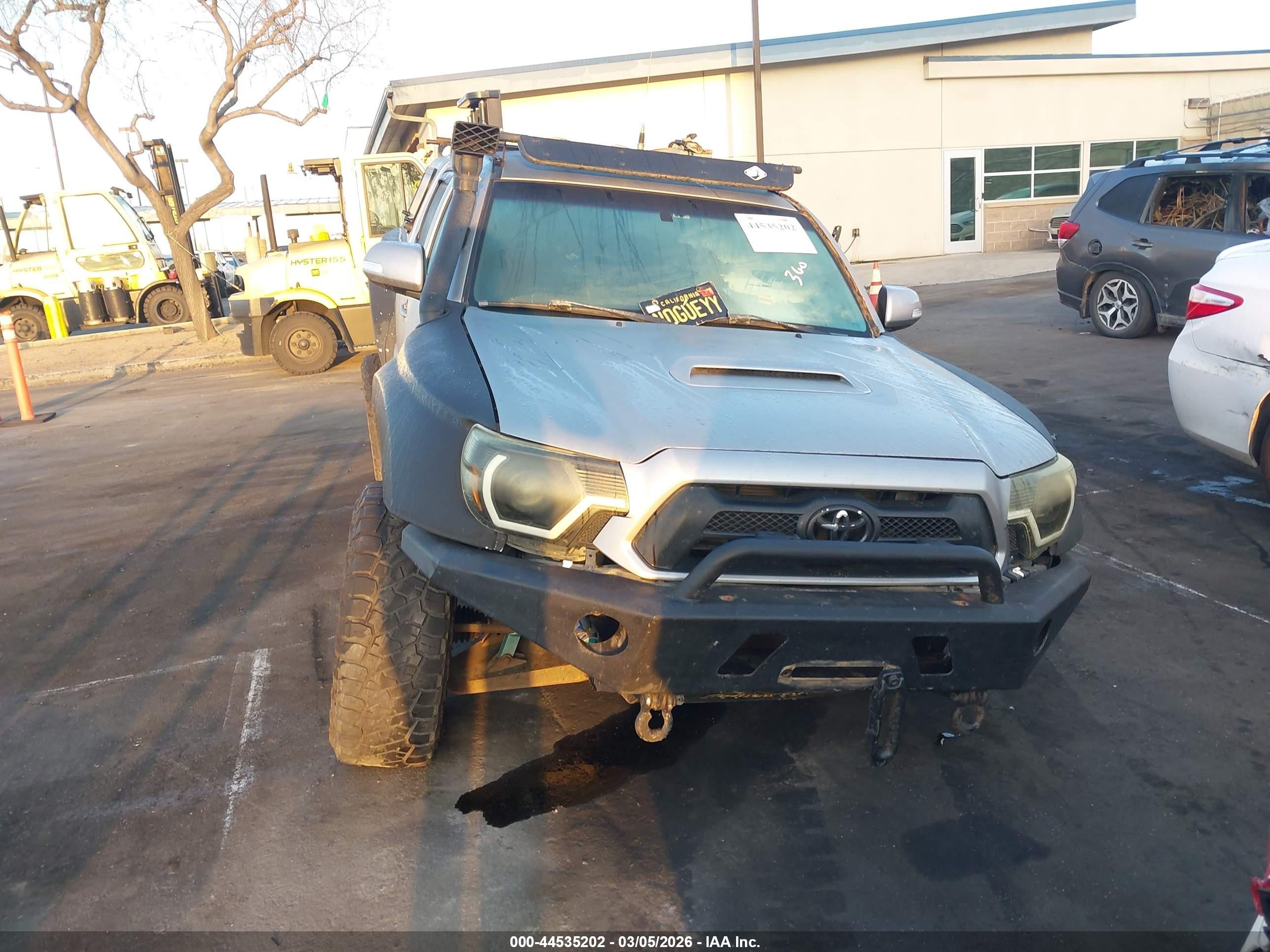2015 Toyota Tacoma Base V6 Silver vin: 3TMLU4EN0FM189638