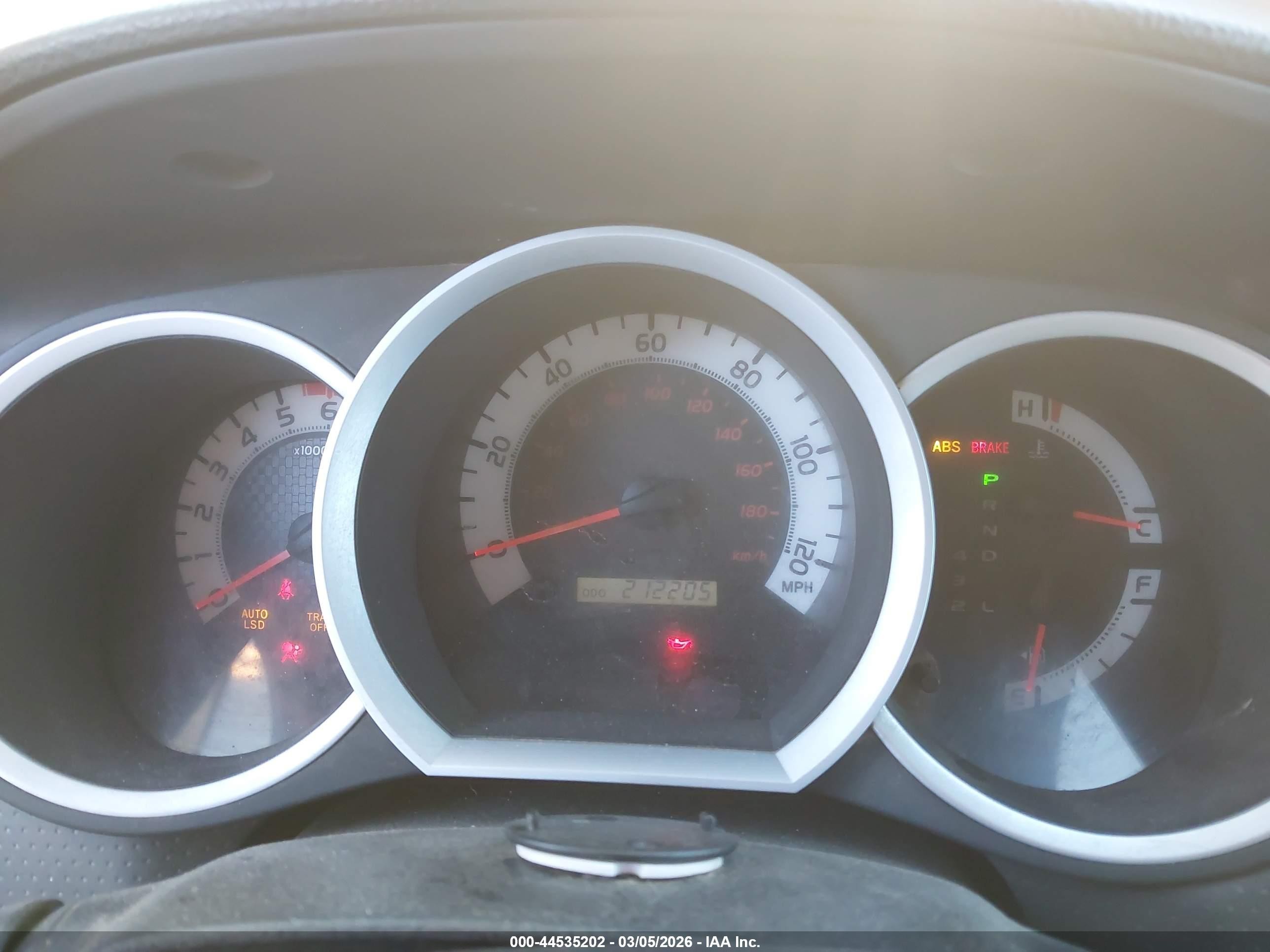2015 Toyota Tacoma Base V6 Silver vin: 3TMLU4EN0FM189638