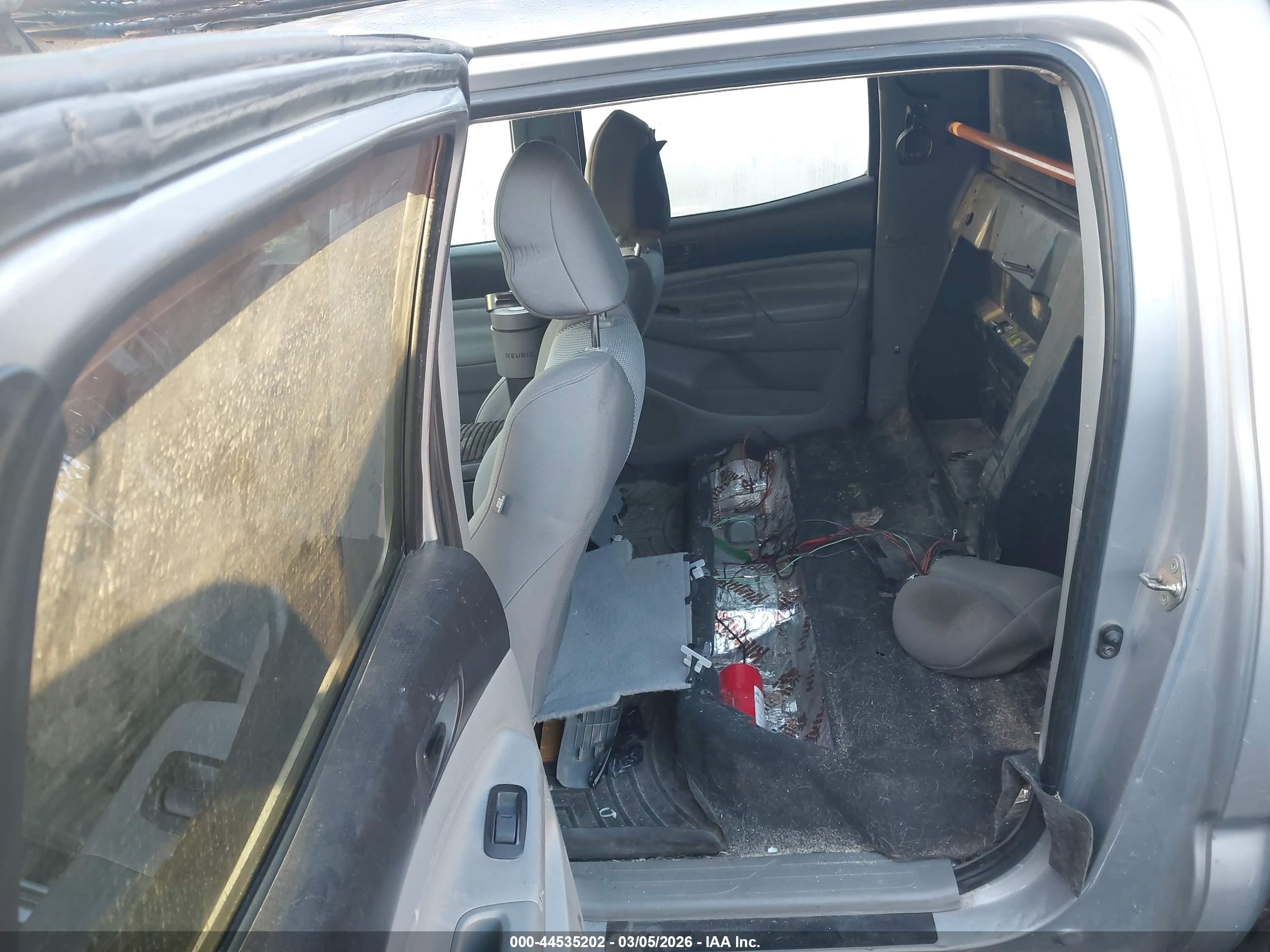 2015 Toyota Tacoma Base V6 Silver vin: 3TMLU4EN0FM189638