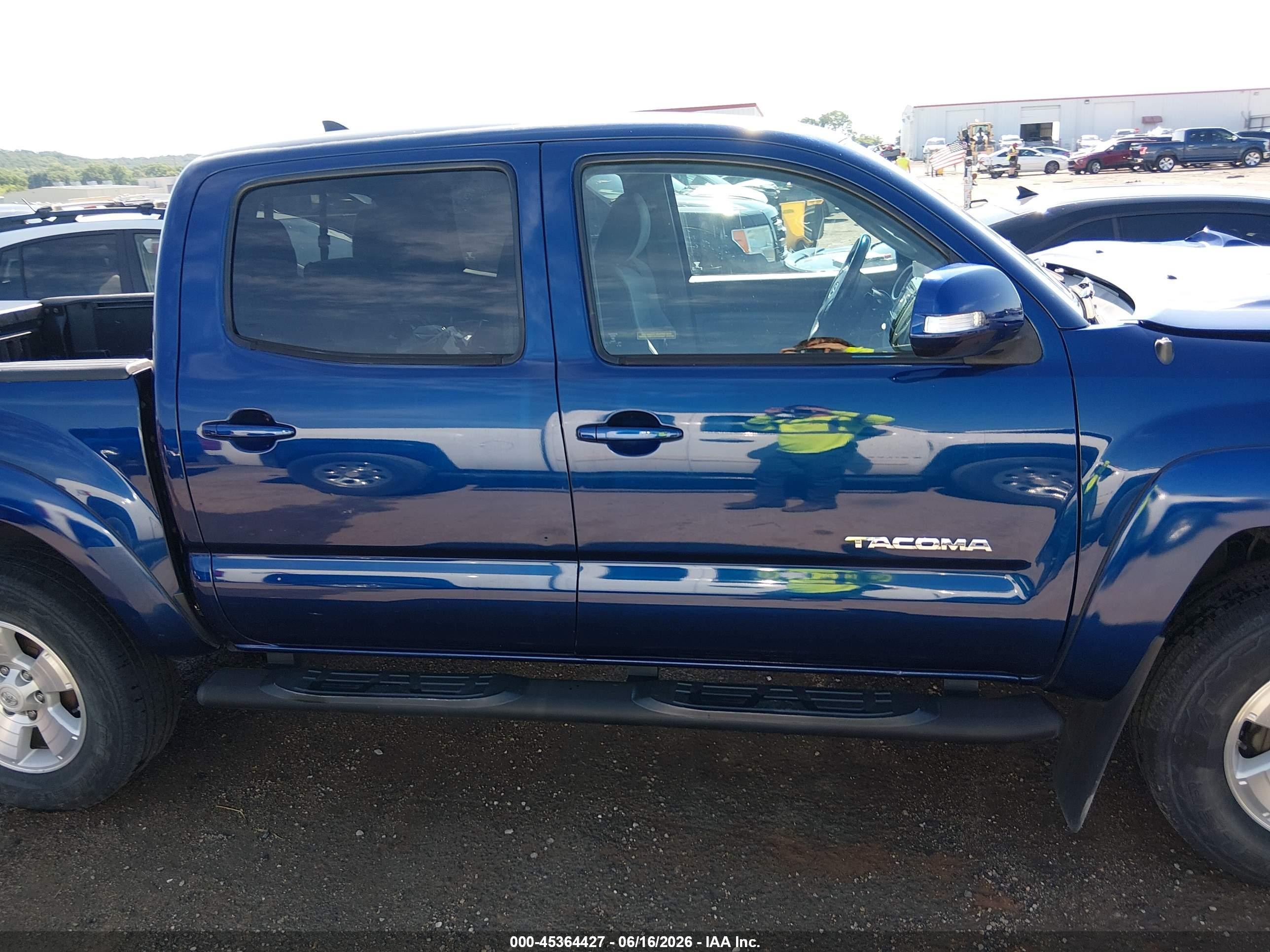 2015 Toyota Tacoma Base V6 Blue vin: 3TMLU4EN0FM189784