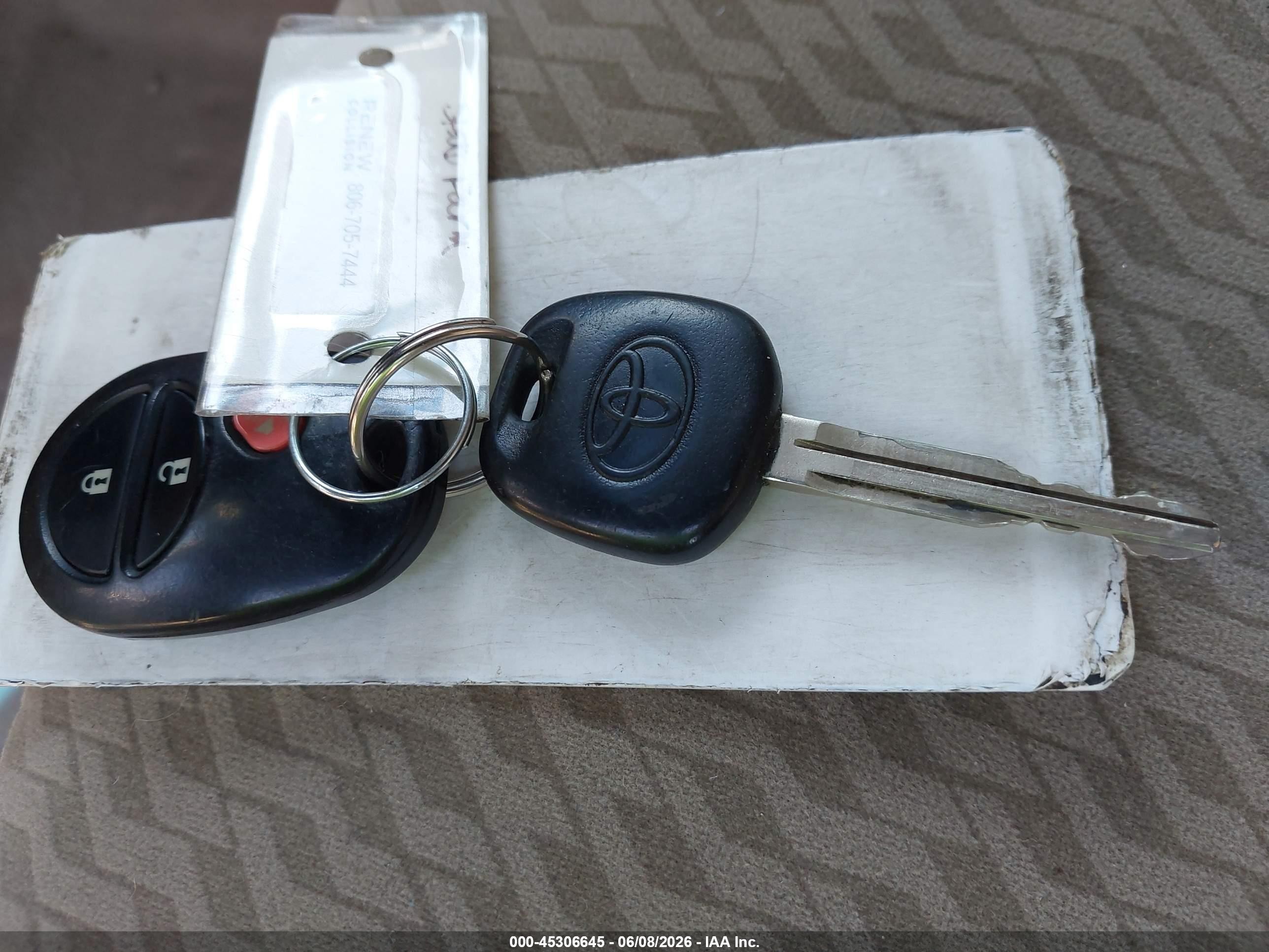 2010 Toyota Tacoma Base V6 Белый vin: 3TMLU4EN1AM041829