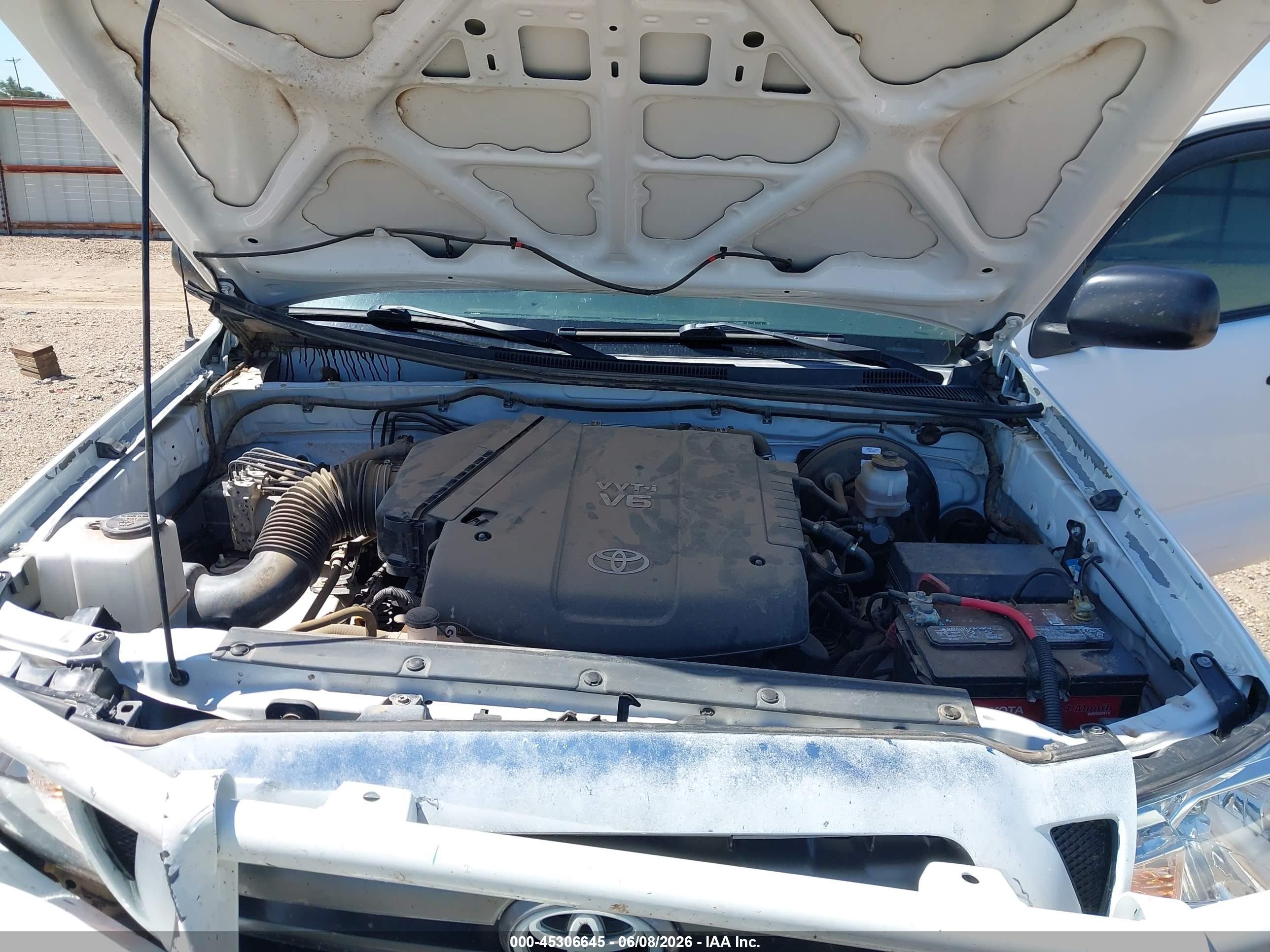 2010 Toyota Tacoma Base V6 Белый vin: 3TMLU4EN1AM041829