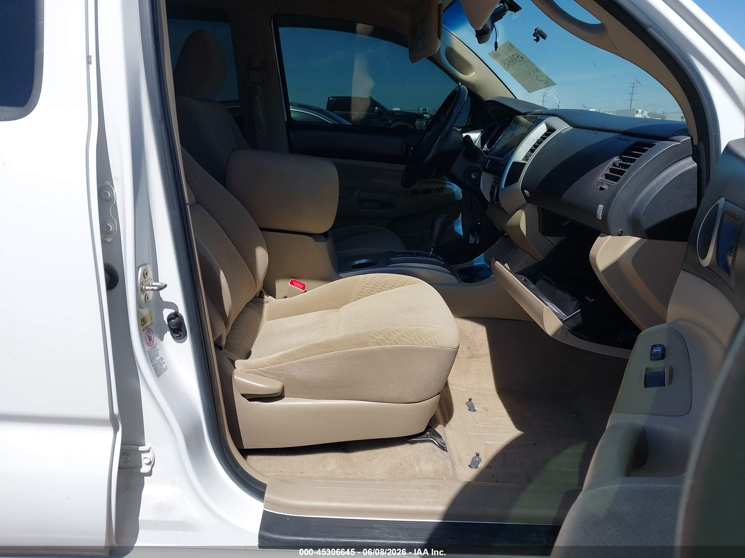2010 Toyota Tacoma Base V6 Белый vin: 3TMLU4EN1AM041829