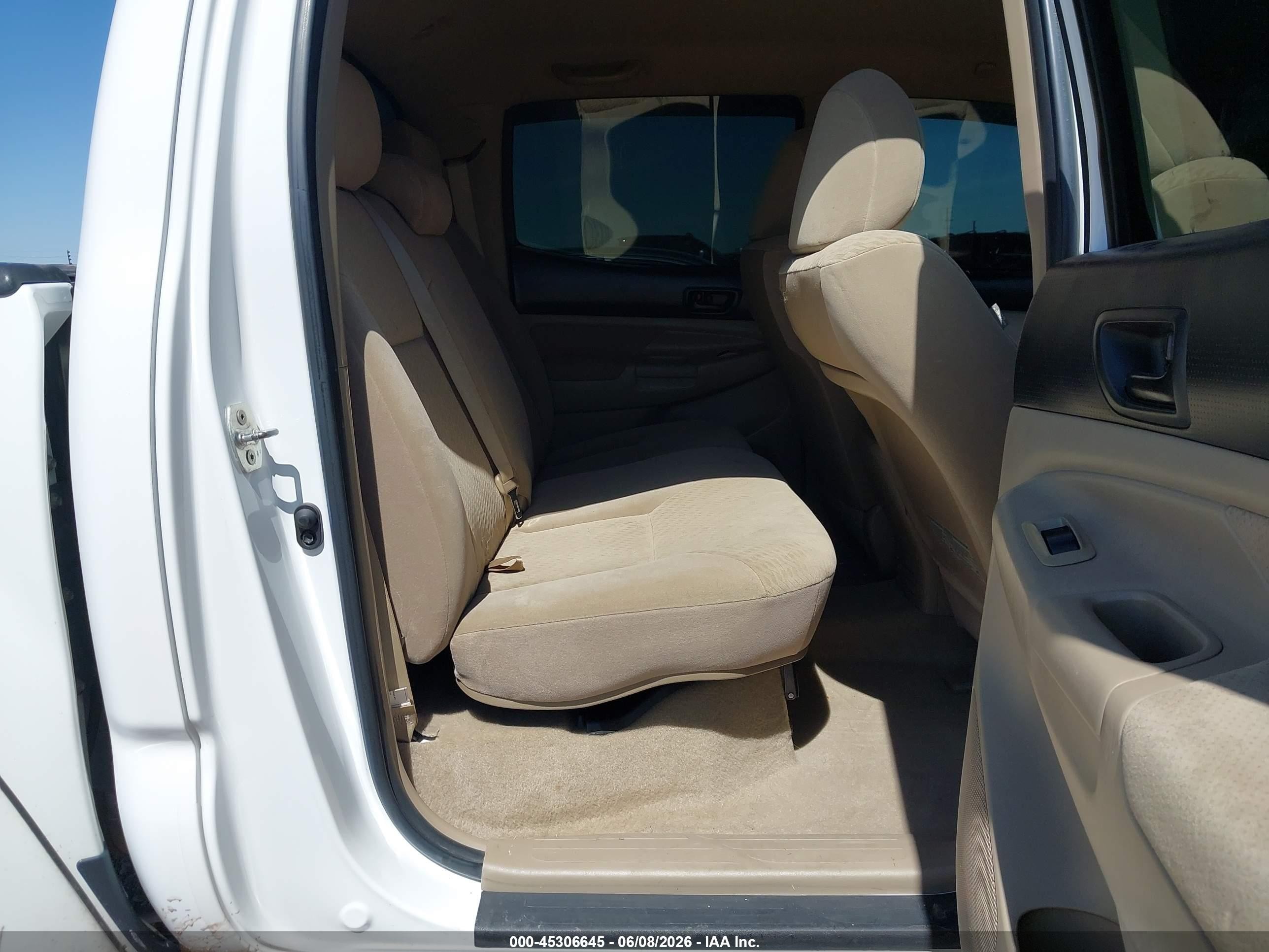 2010 Toyota Tacoma Base V6 Белый vin: 3TMLU4EN1AM041829