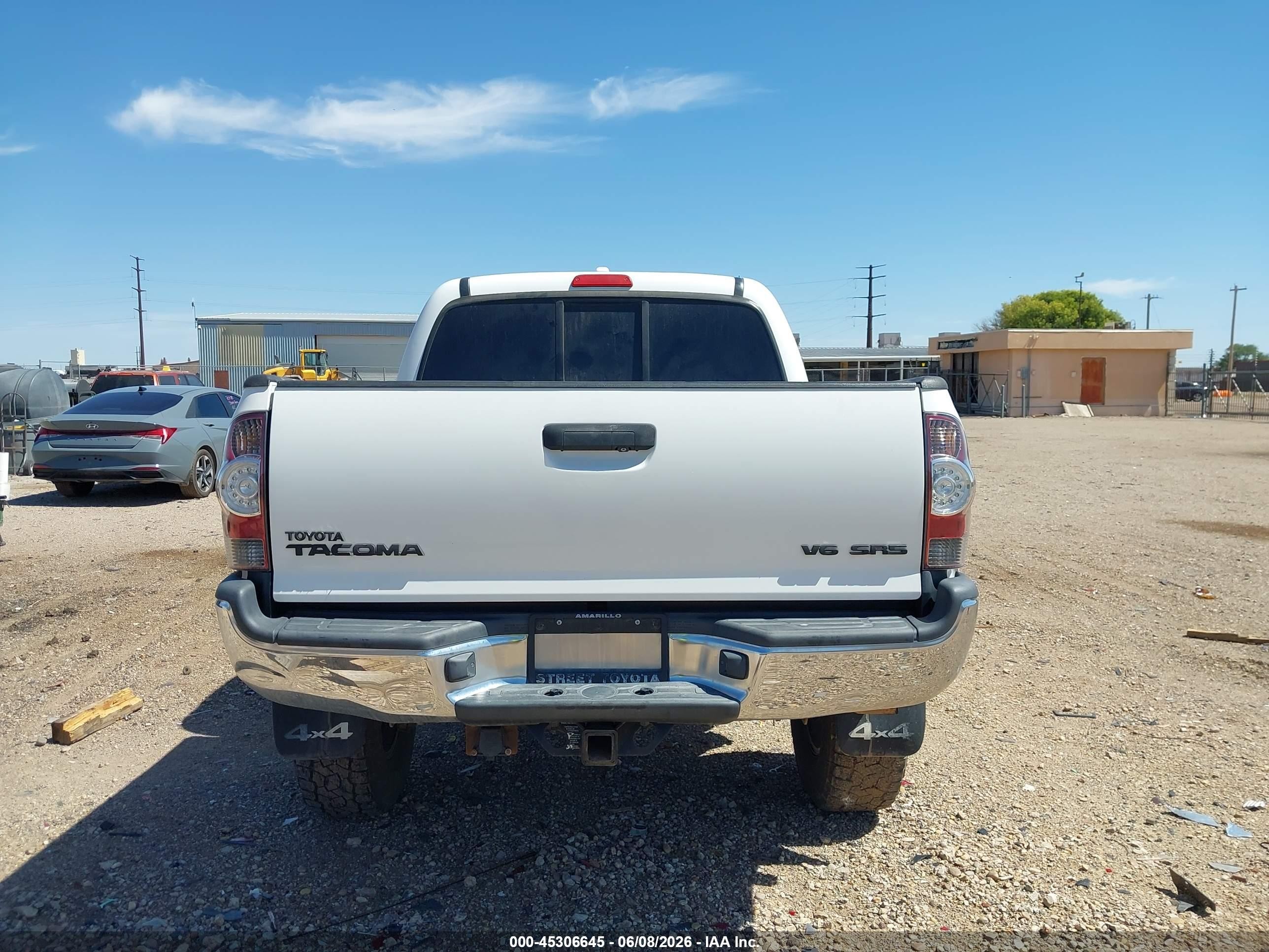 2010 Toyota Tacoma Base V6 Белый vin: 3TMLU4EN1AM041829