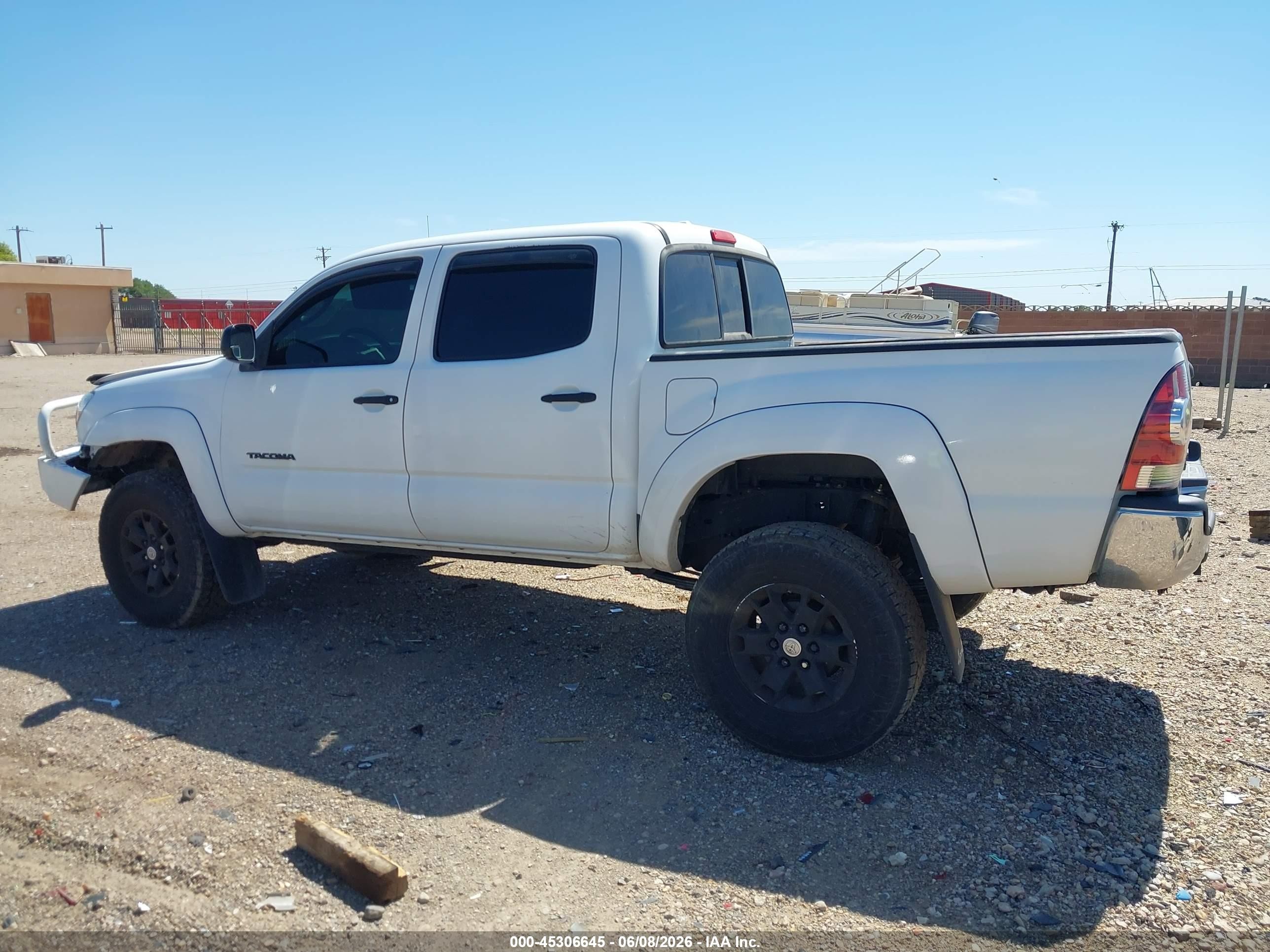 2010 Toyota Tacoma Base V6 Белый vin: 3TMLU4EN1AM041829