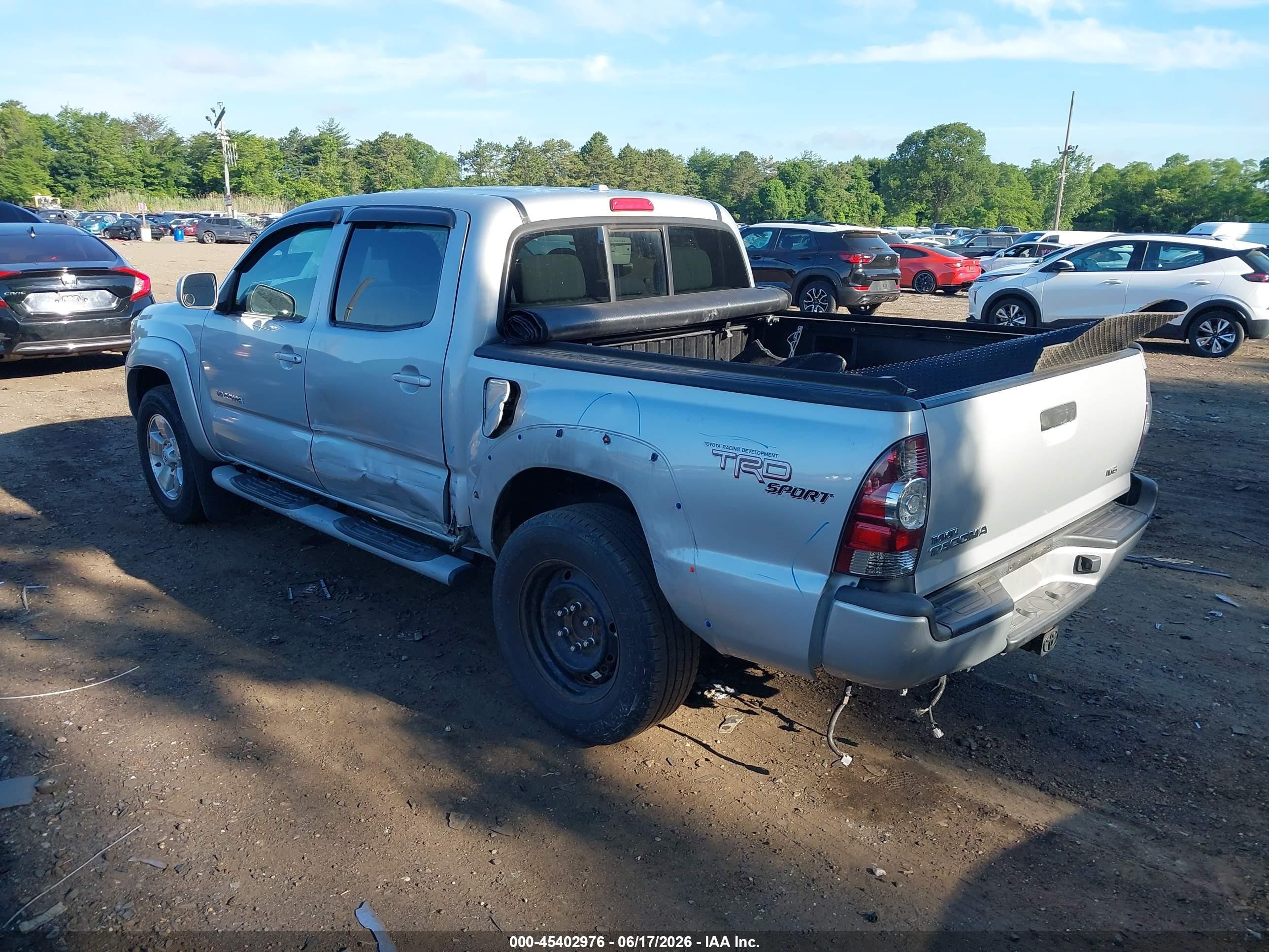 2010 Toyota Tacoma Base V6 Silver vin: 3TMLU4EN1AM051406