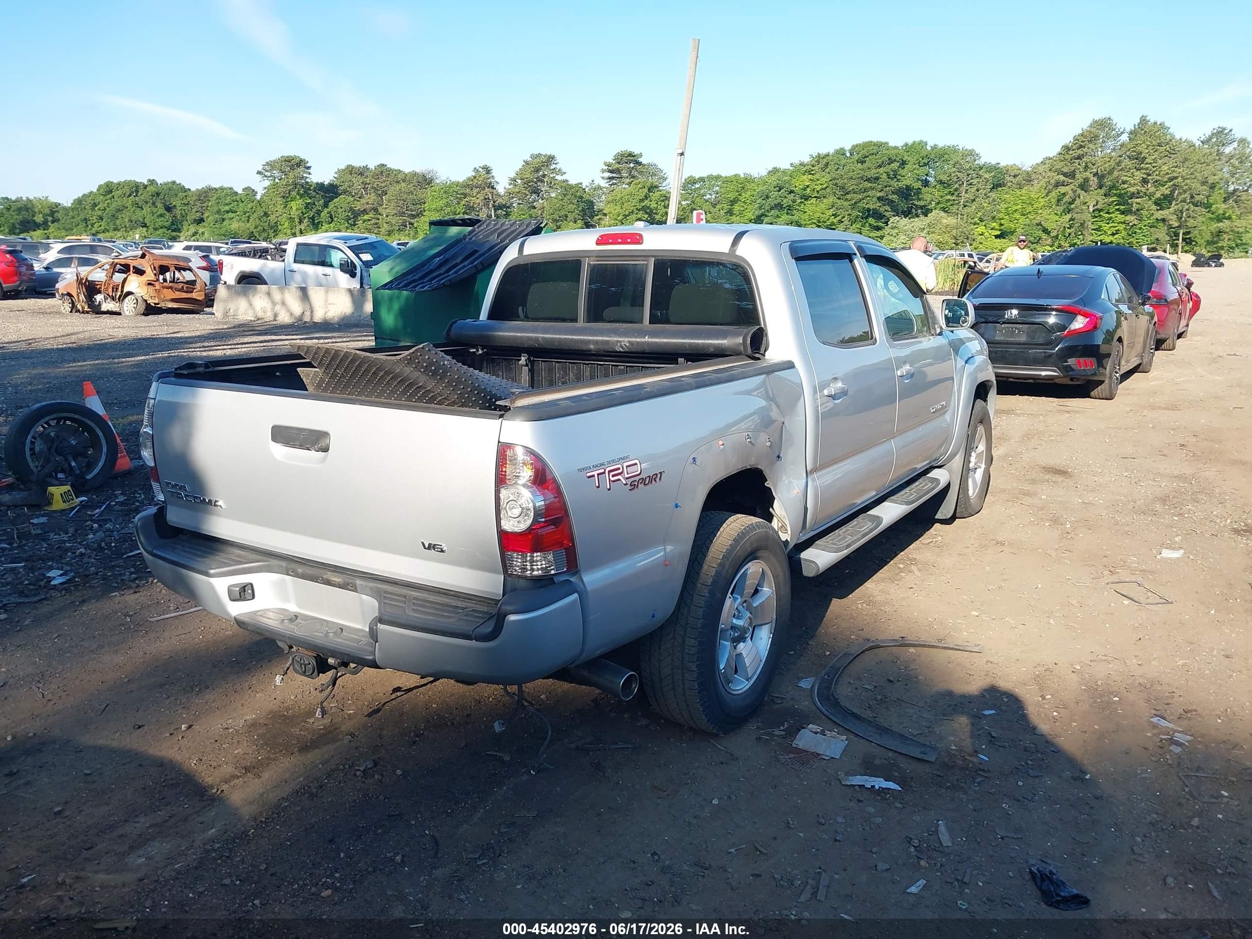 2010 Toyota Tacoma Base V6 Silver vin: 3TMLU4EN1AM051406
