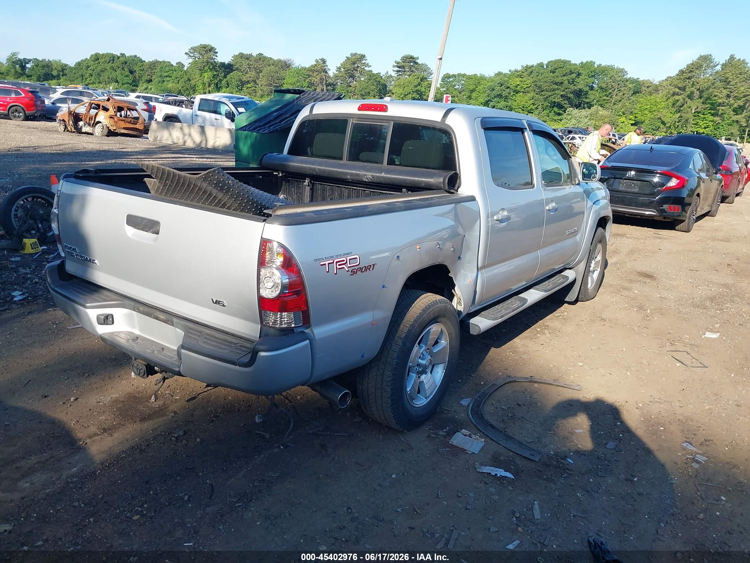 2010 Toyota Tacoma Base V6 Silver vin: 3TMLU4EN1AM051406