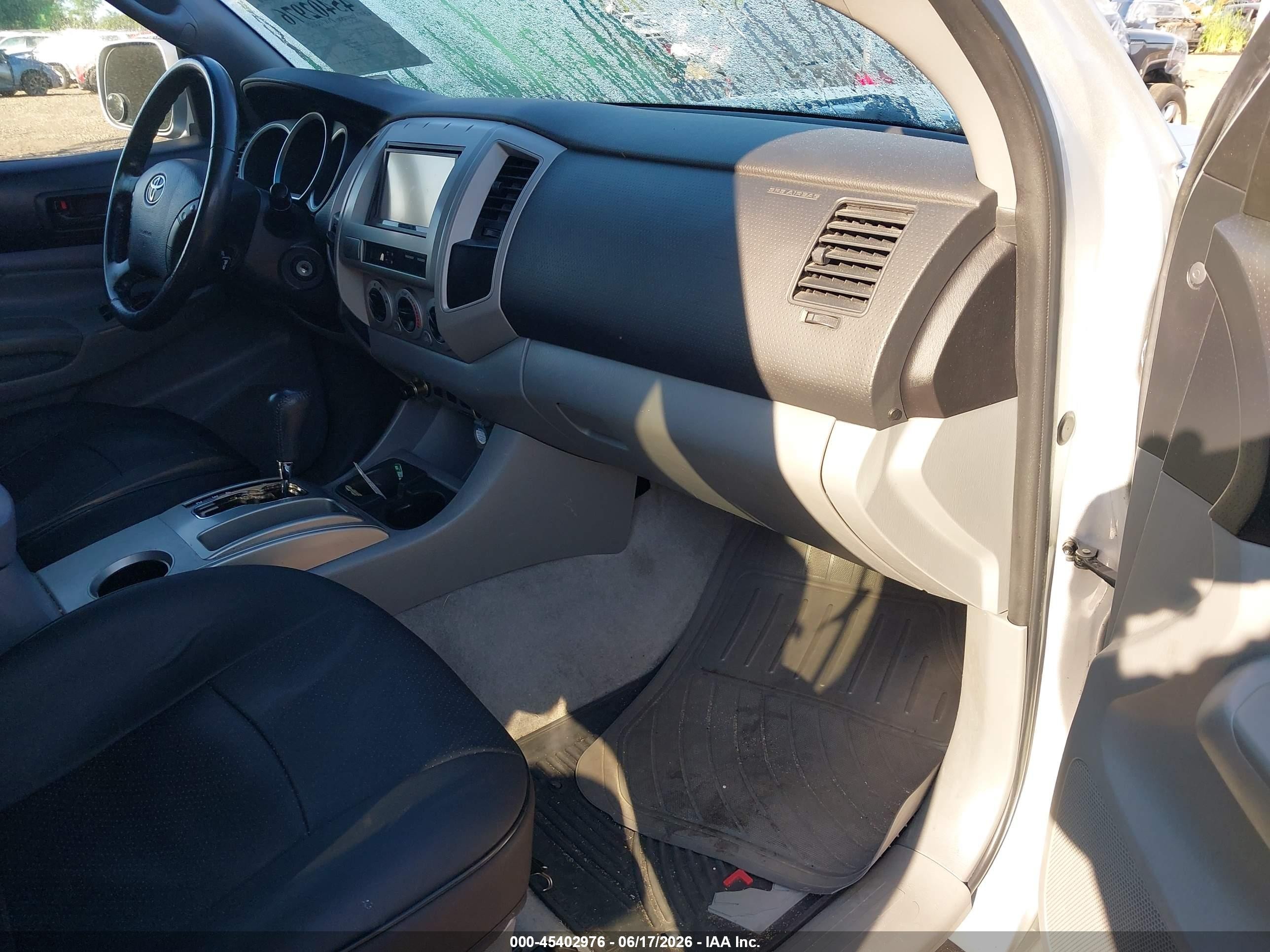 2010 Toyota Tacoma Base V6 Silver vin: 3TMLU4EN1AM051406