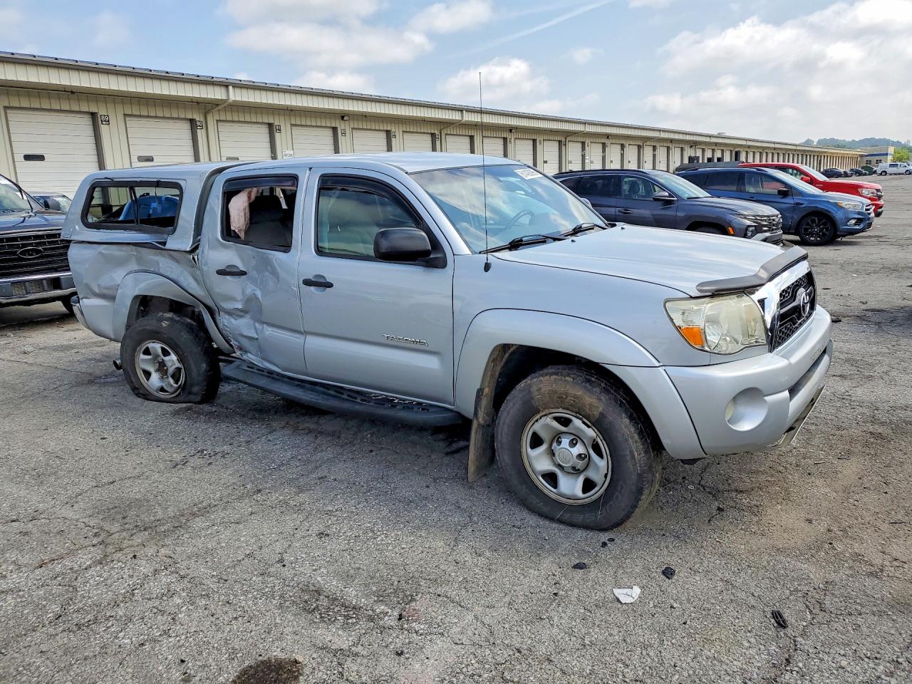 2011 Toyota Tacoma Double Cab Silver vin: 3TMLU4EN1BM061113