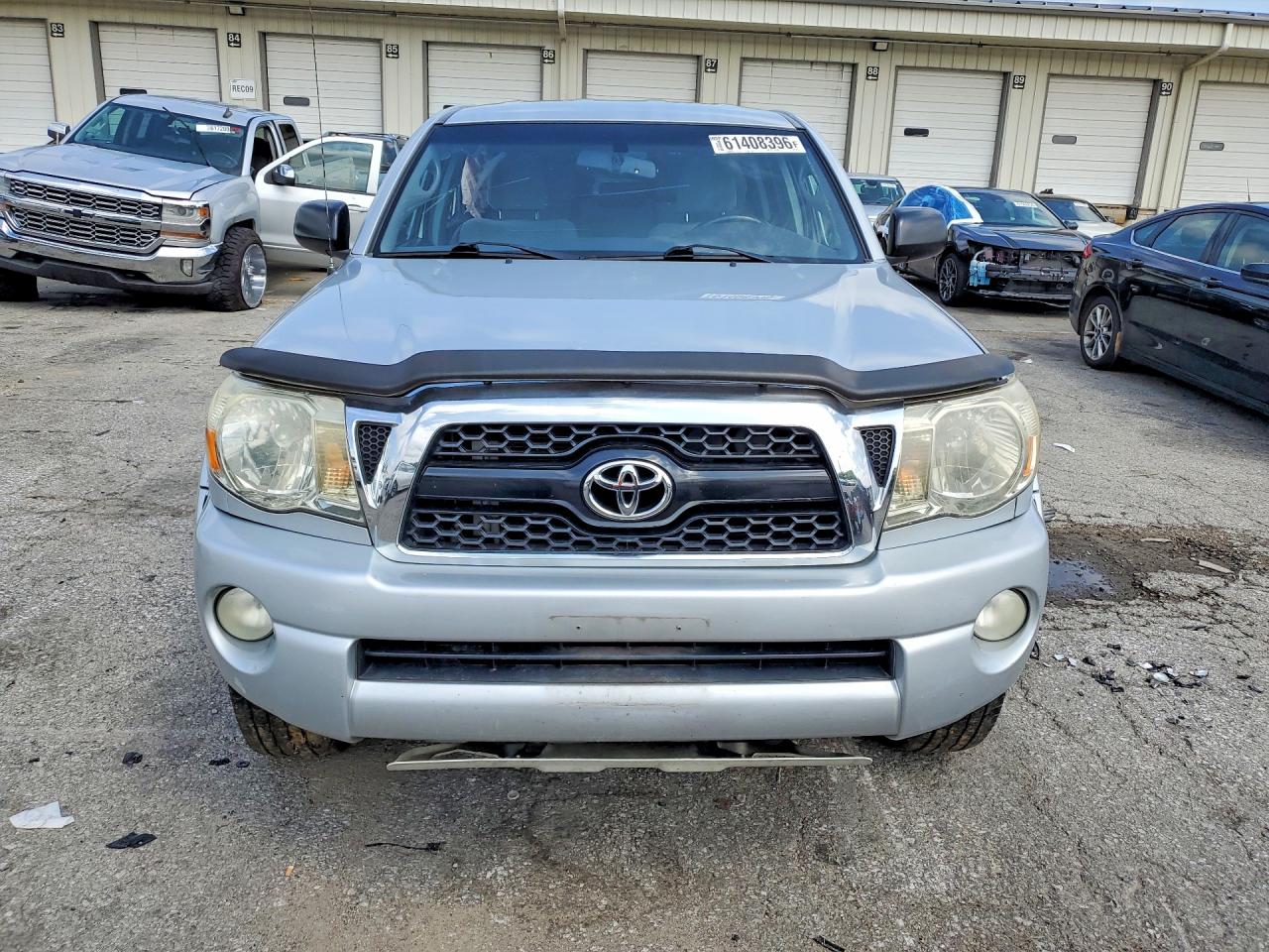 2011 Toyota Tacoma Double Cab Silver vin: 3TMLU4EN1BM061113