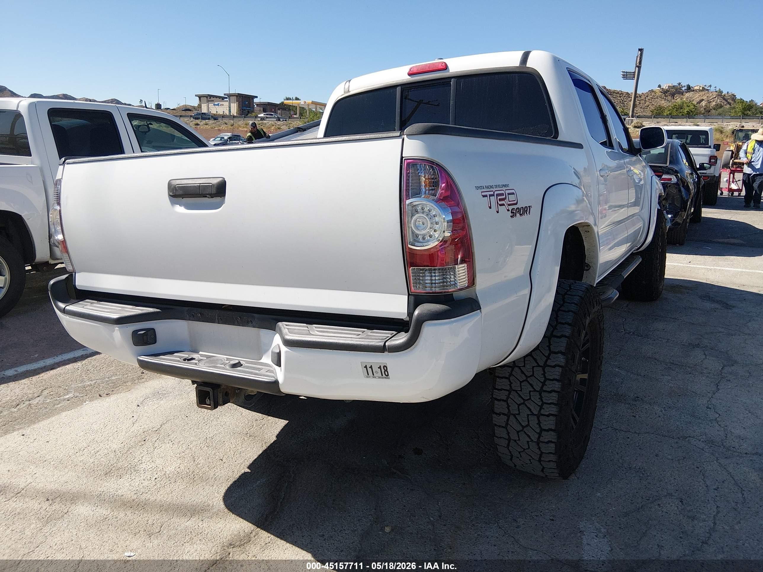2011 Toyota Tacoma Base V6 White vin: 3TMLU4EN1BM080616