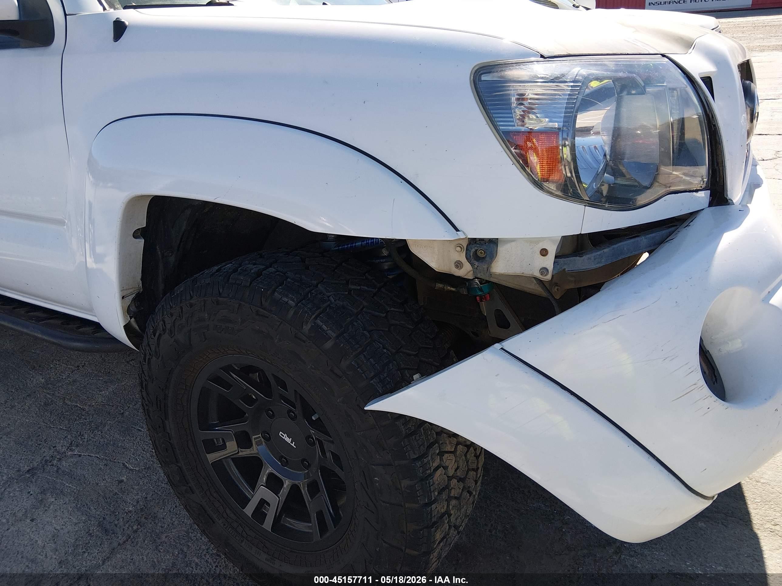 2011 Toyota Tacoma Base V6 White vin: 3TMLU4EN1BM080616