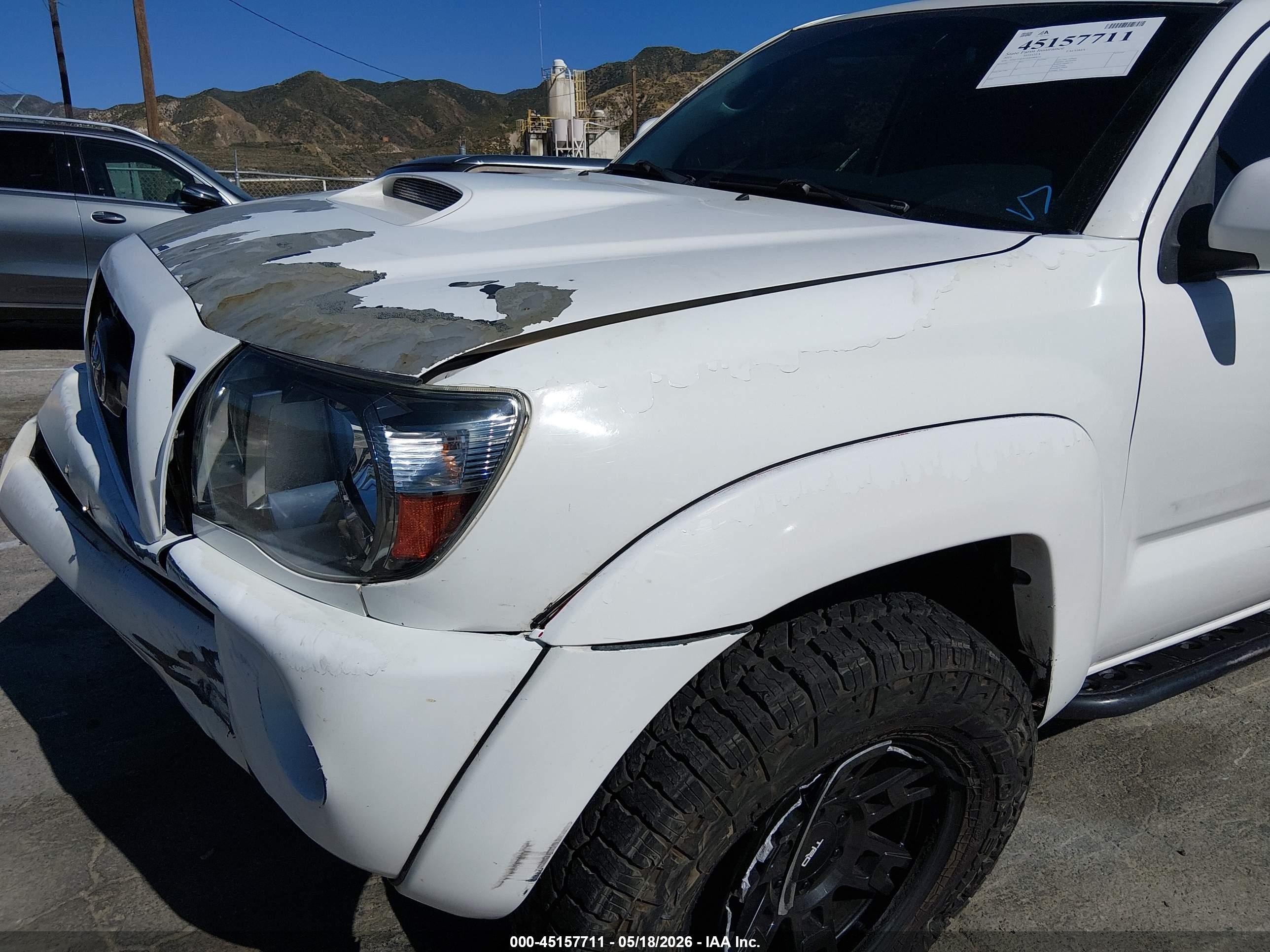 2011 Toyota Tacoma Base V6 White vin: 3TMLU4EN1BM080616
