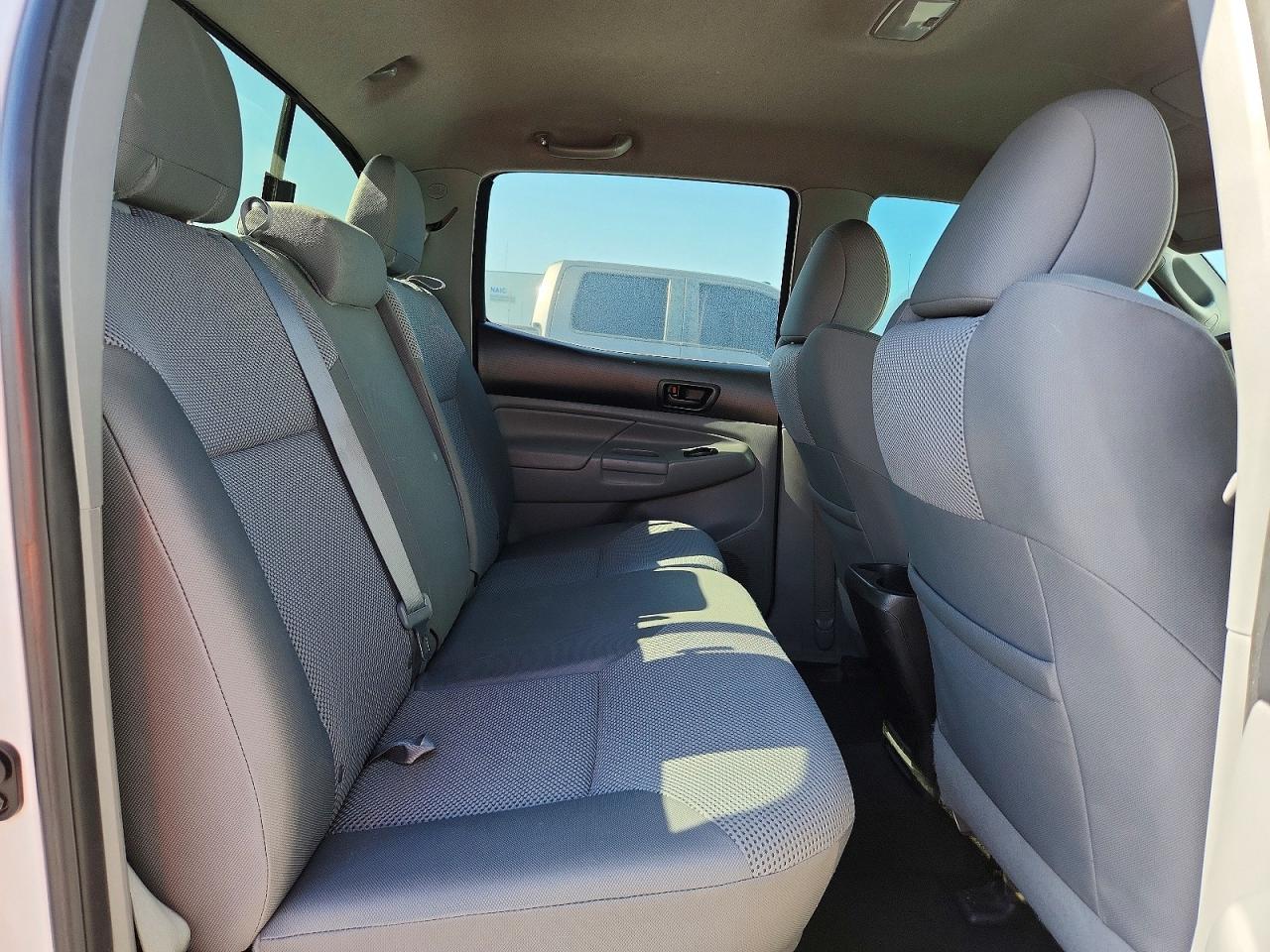 2012 Toyota Tacoma Double Cab White vin: 3TMLU4EN1CM083615