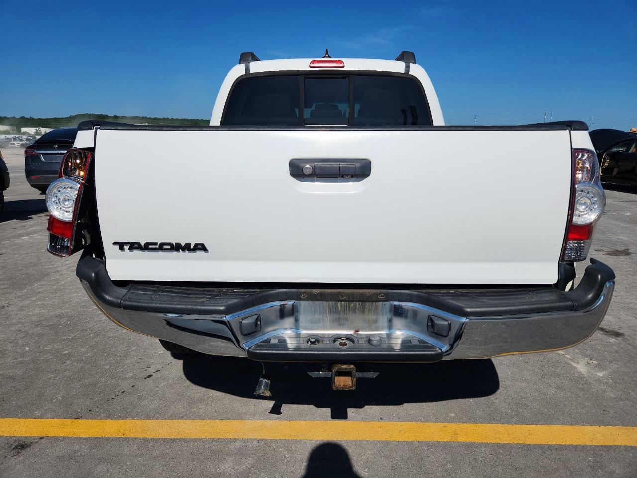 2012 Toyota Tacoma Double Cab White vin: 3TMLU4EN1CM083615