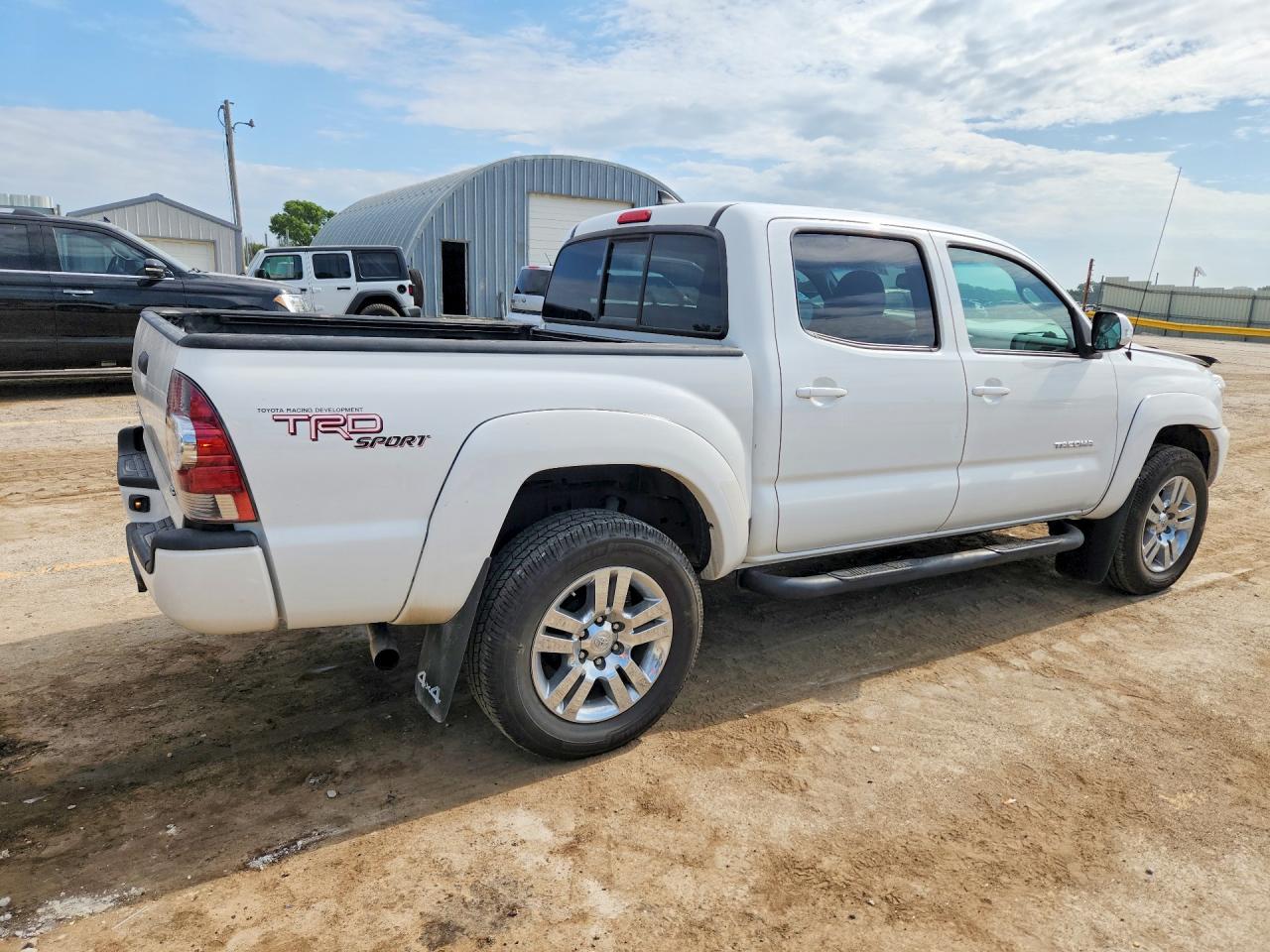 2012 Toyota Tacoma Double Cab White vin: 3TMLU4EN1CM092363