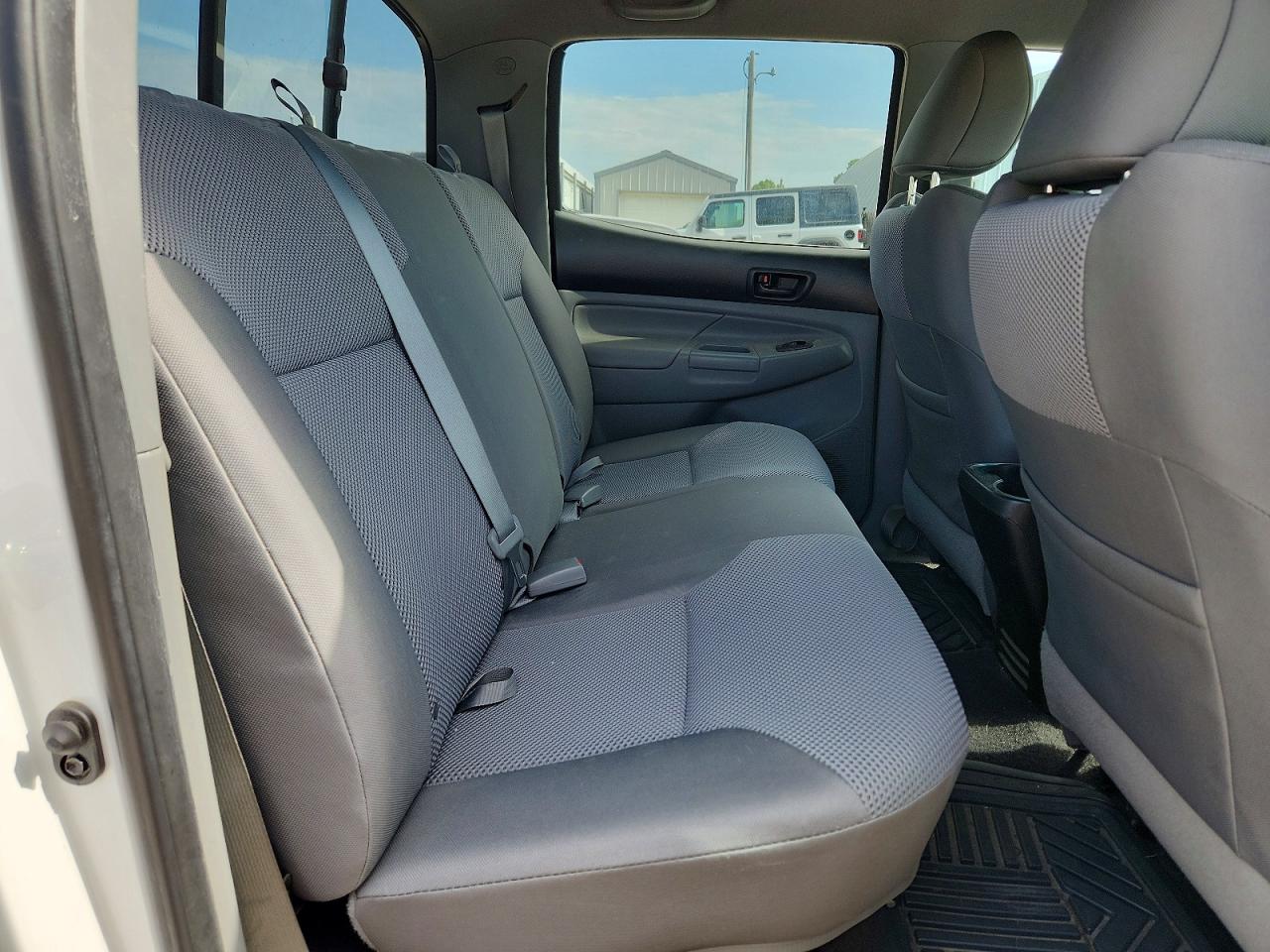 2012 Toyota Tacoma Double Cab White vin: 3TMLU4EN1CM092363