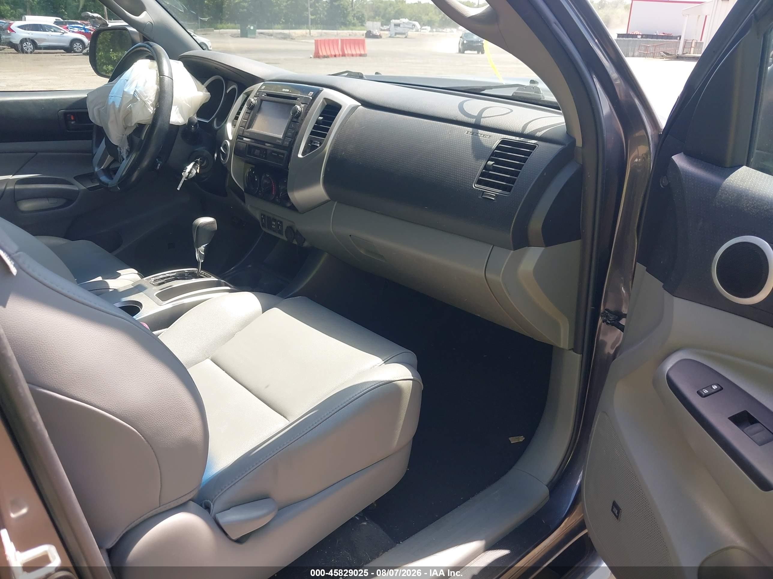 2013 Toyota Tacoma Base V6 Gray vin: 3TMLU4EN1DM112242