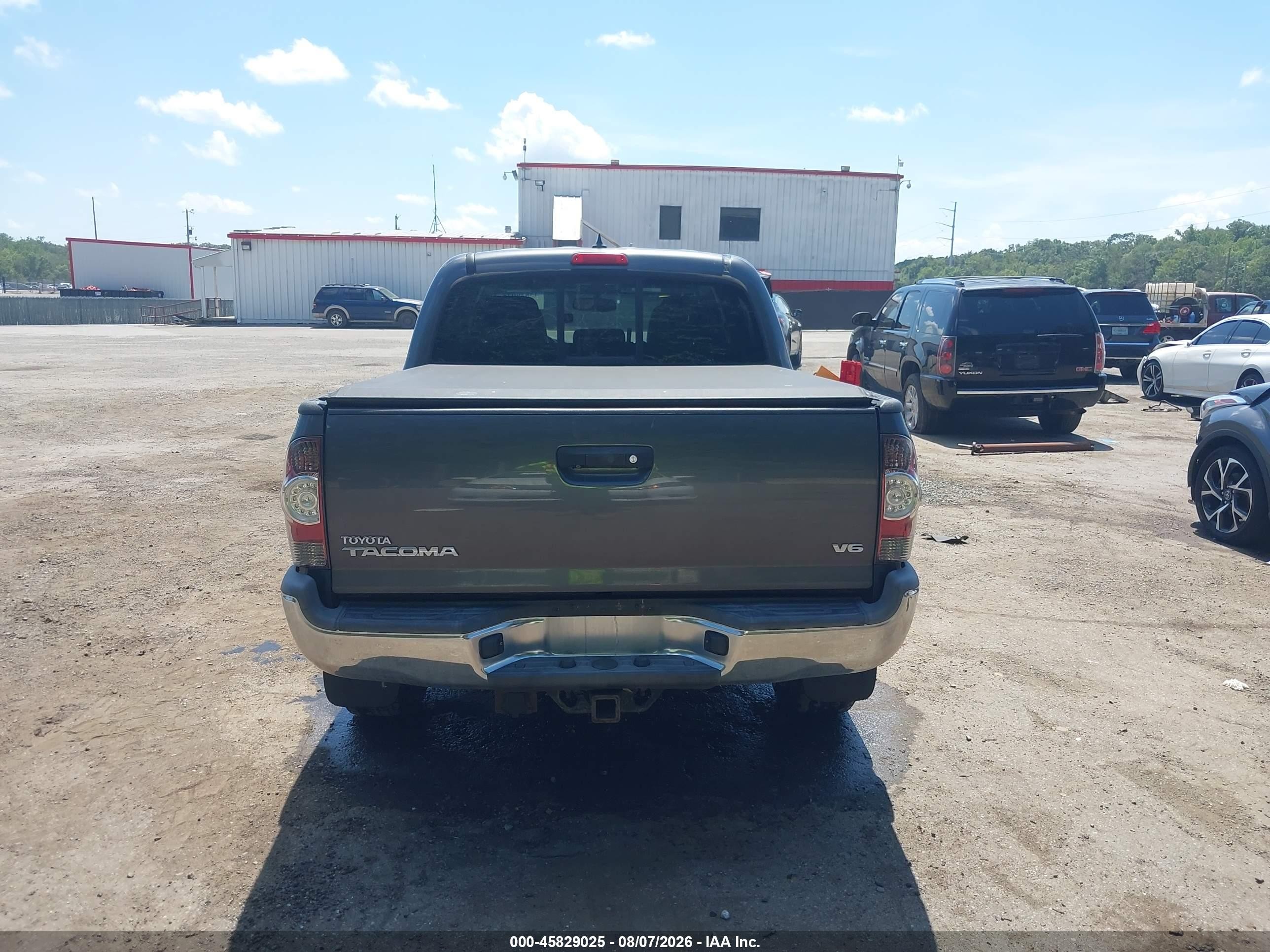 2013 Toyota Tacoma Base V6 Gray vin: 3TMLU4EN1DM112242
