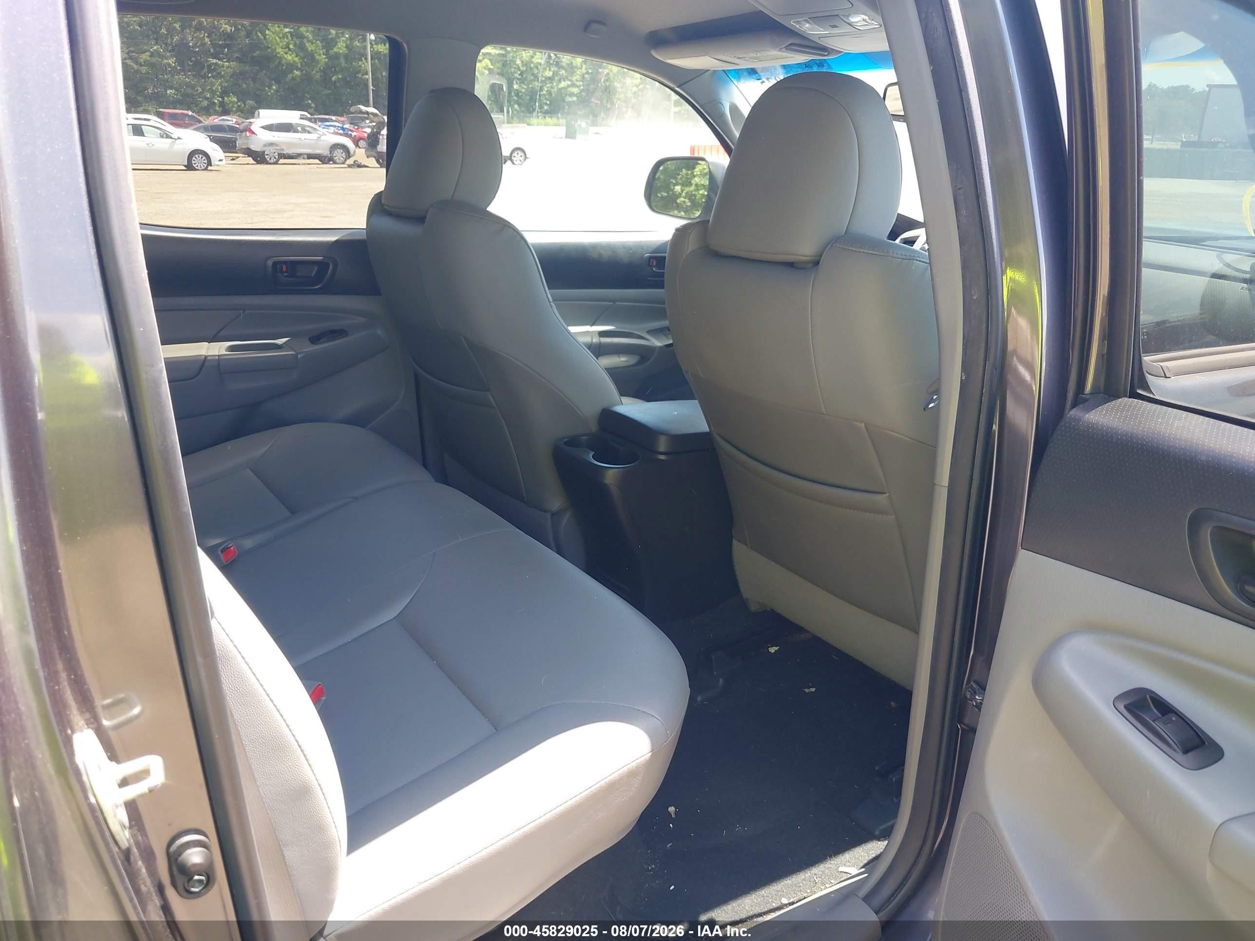 2013 Toyota Tacoma Base V6 Gray vin: 3TMLU4EN1DM112242