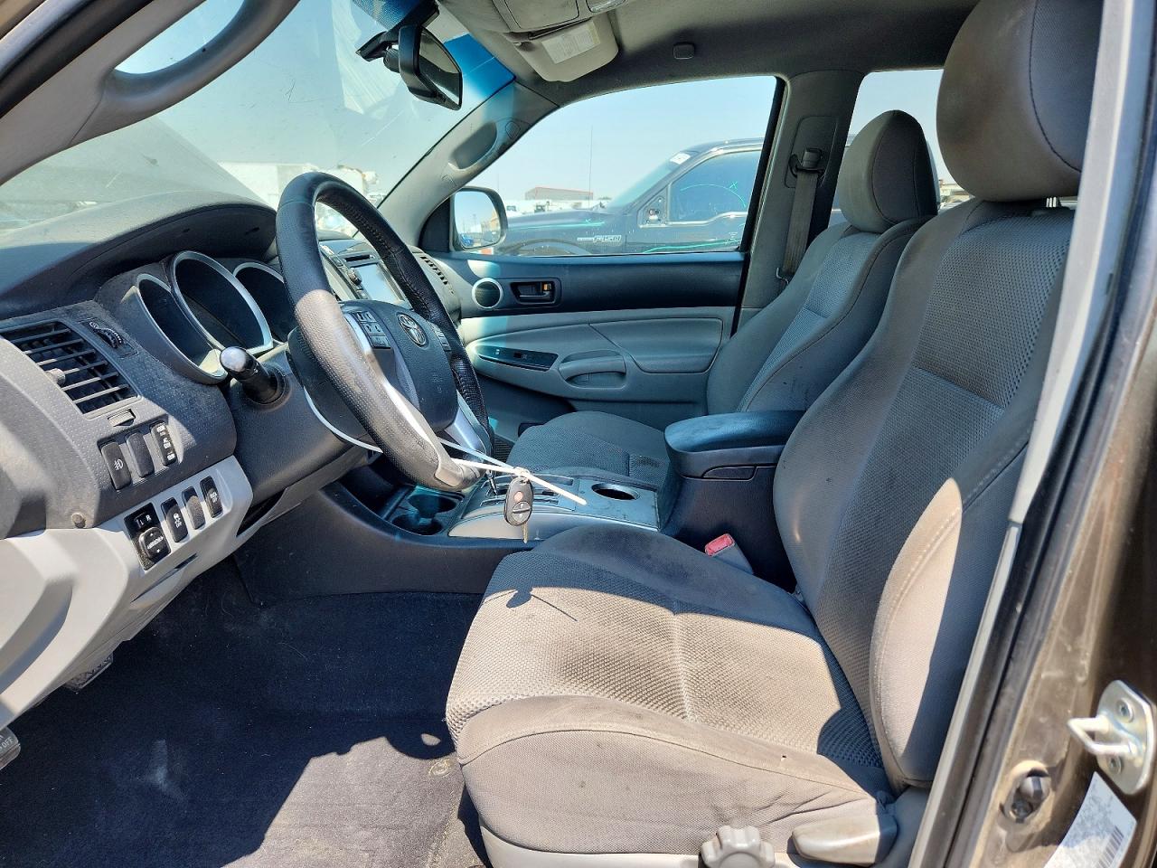 2013 Toyota Tacoma V6 Коричневый vin: 3TMLU4EN1DM123421
