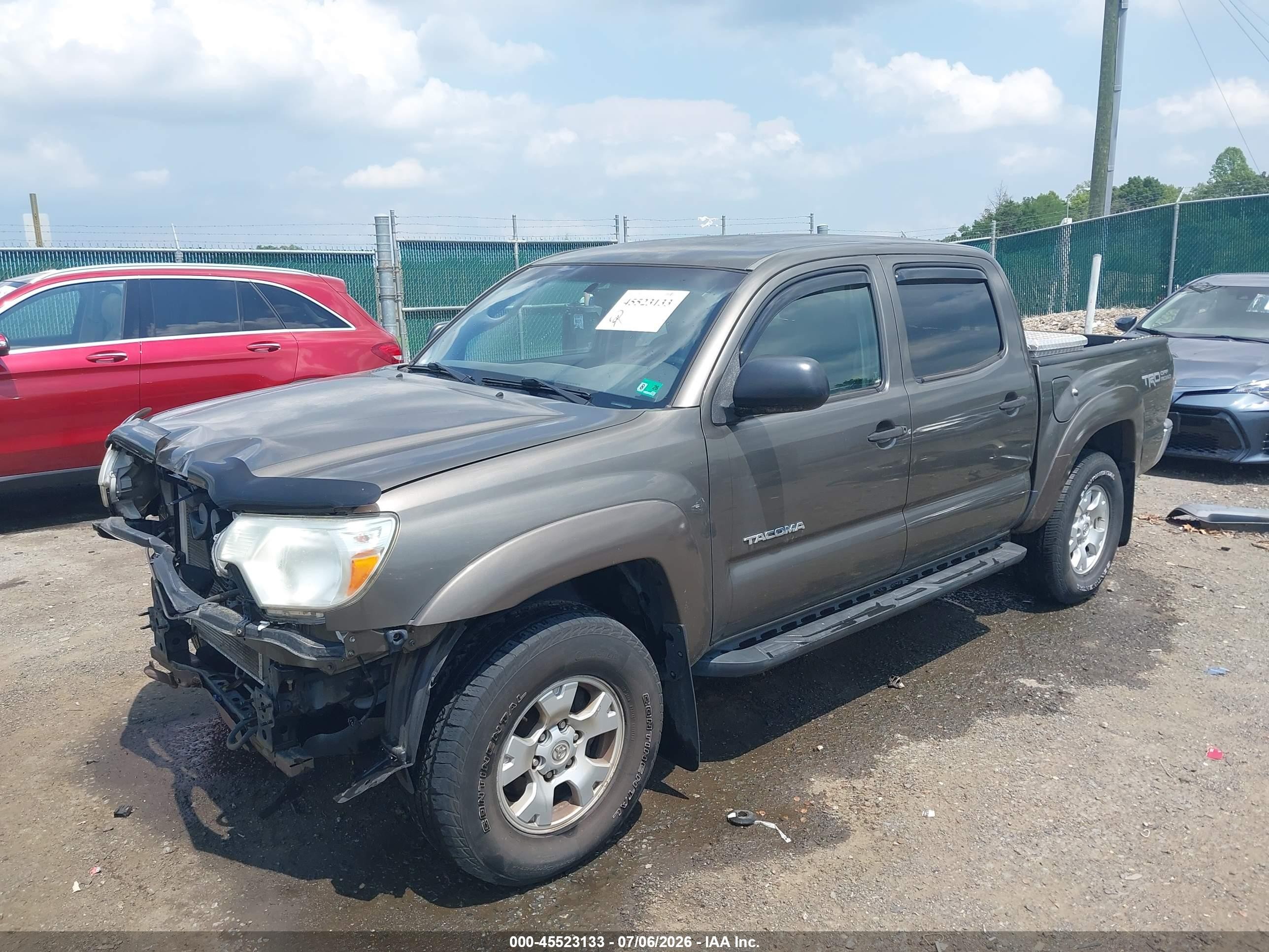 2013 Toyota Tacoma Base V6 Gray vin: 3TMLU4EN1DM127100