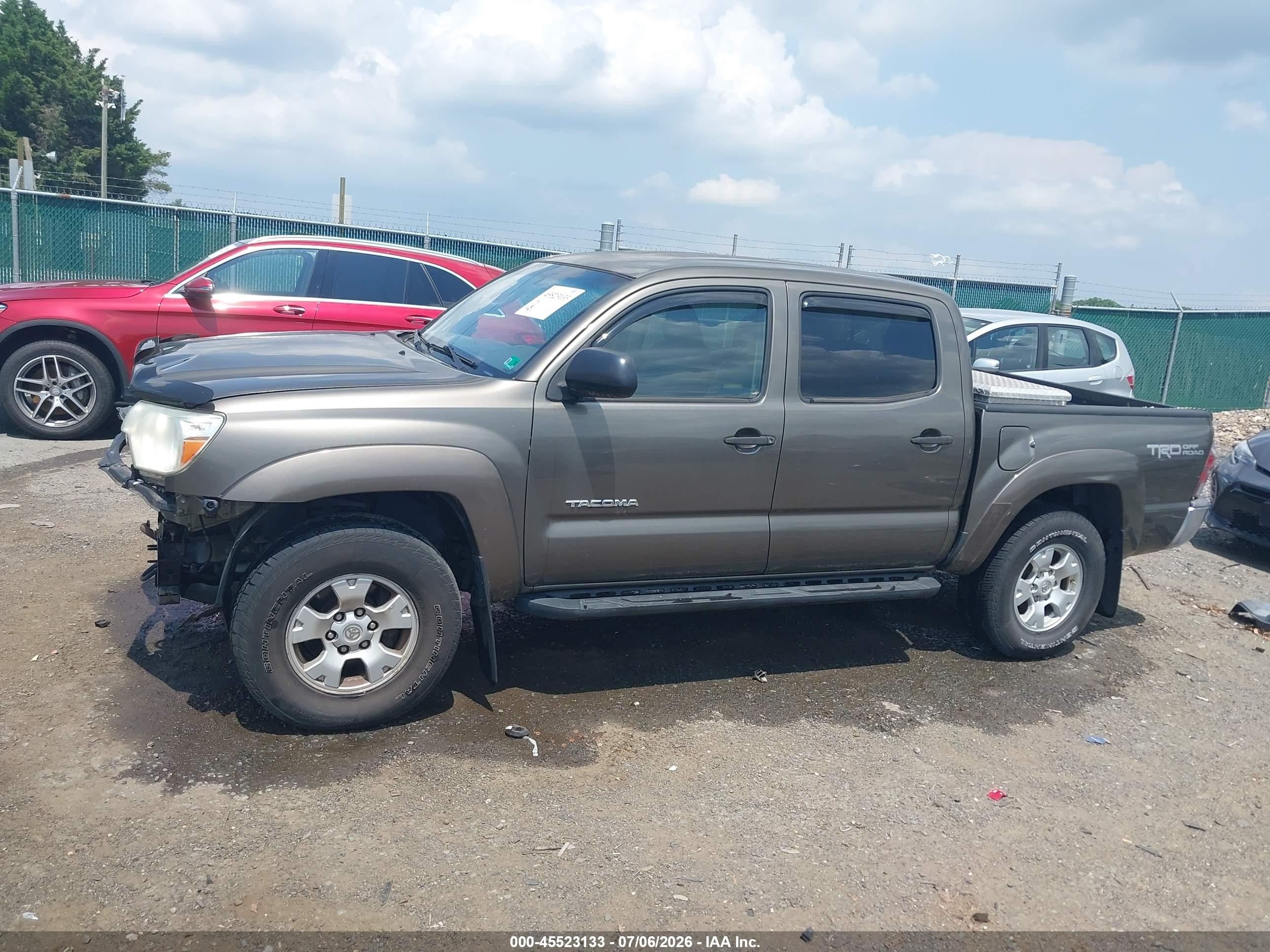 2013 Toyota Tacoma Base V6 Gray vin: 3TMLU4EN1DM127100