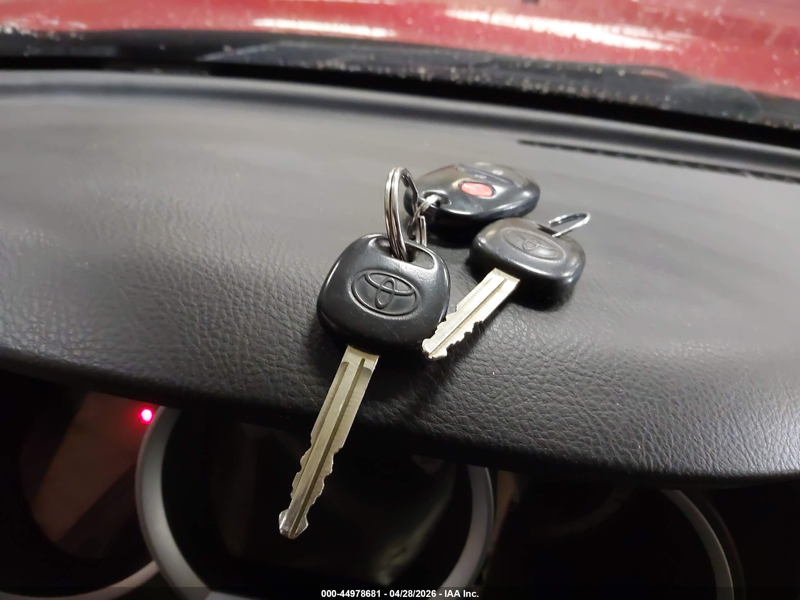 2015 Toyota Tacoma Base V6 Red vin: 3TMLU4EN1FM168717