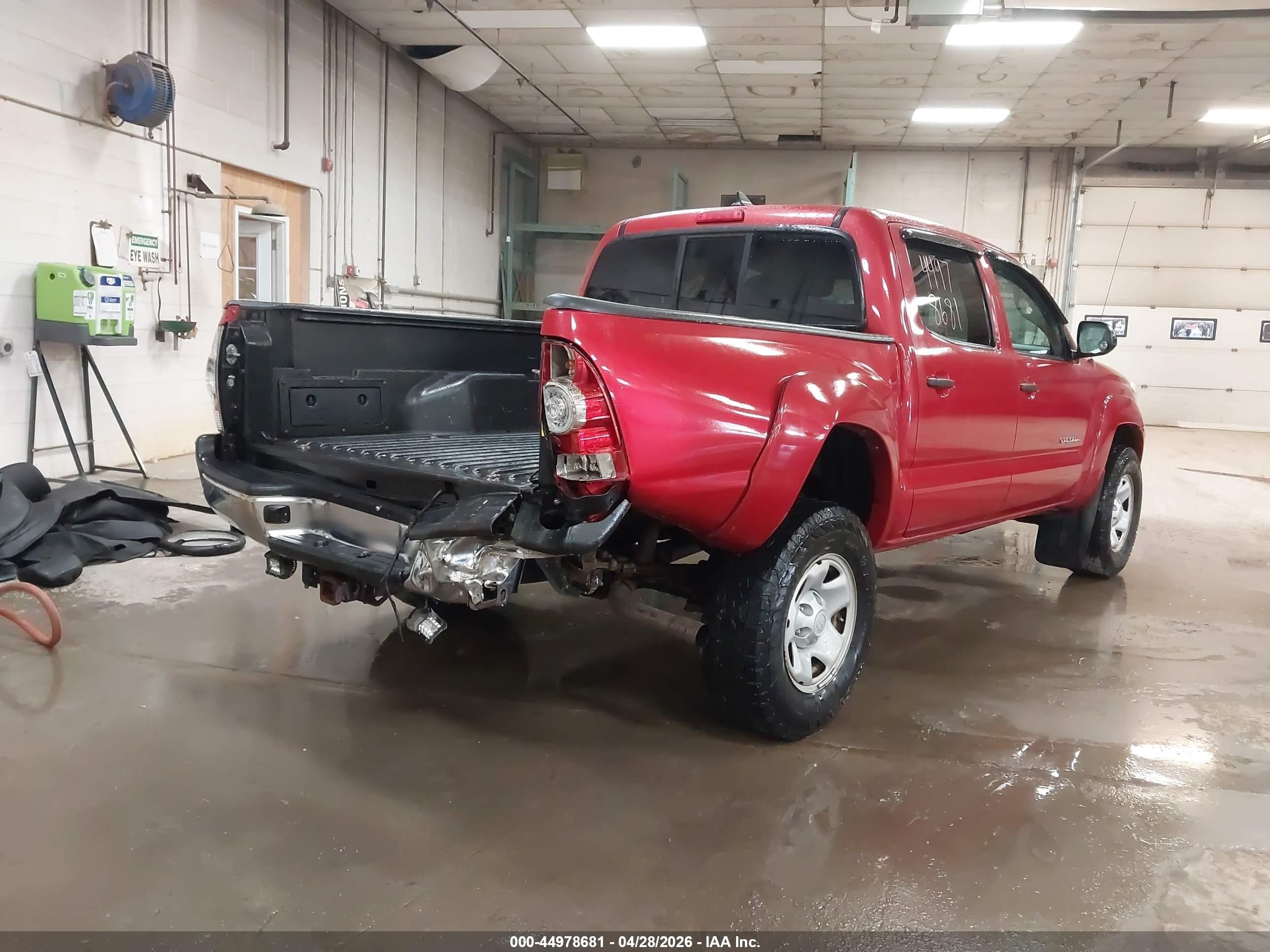 2015 Toyota Tacoma Base V6 Red vin: 3TMLU4EN1FM168717