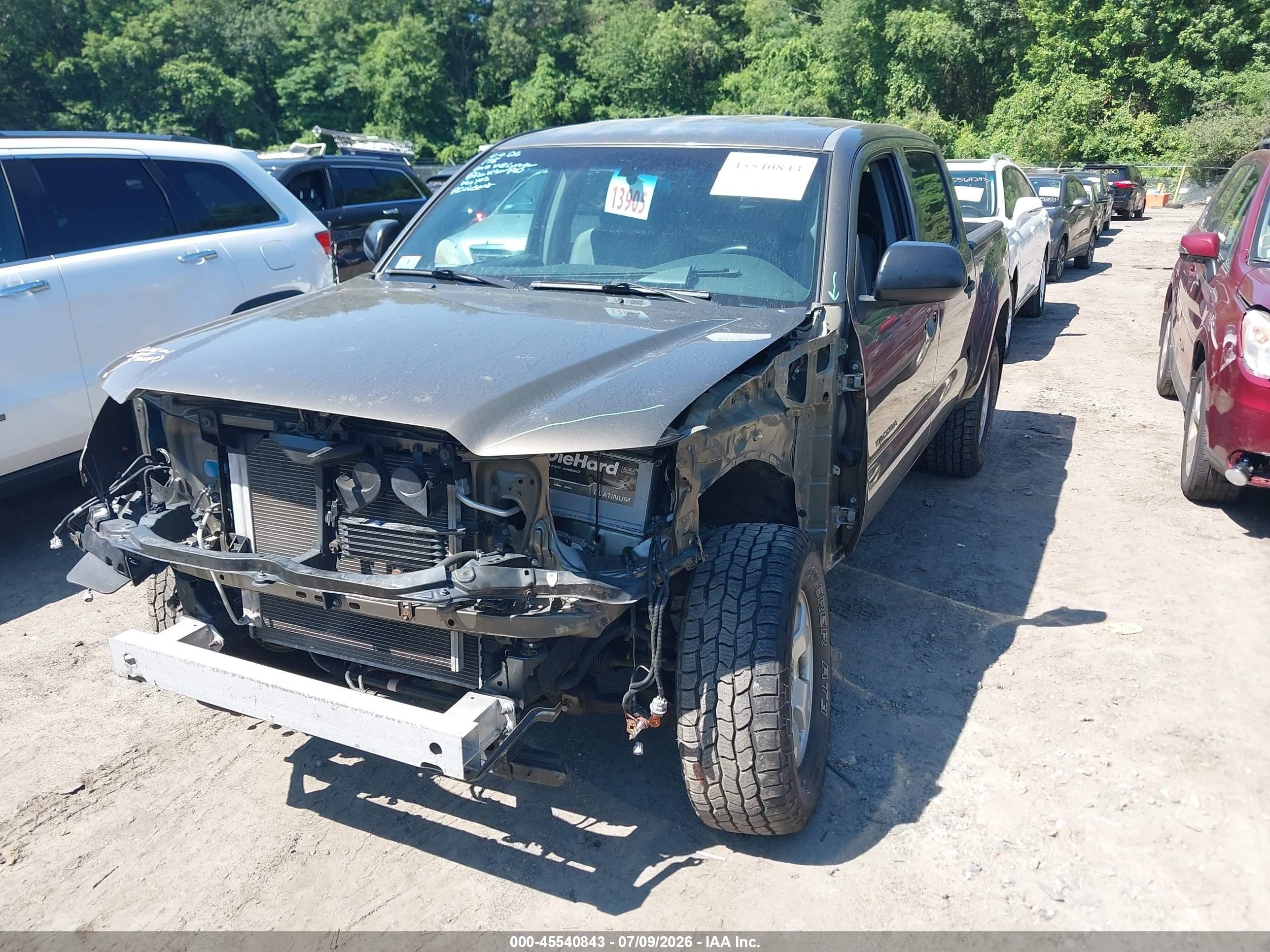 2015 Toyota Tacoma Base V6 Коричневый vin: 3TMLU4EN1FM172895