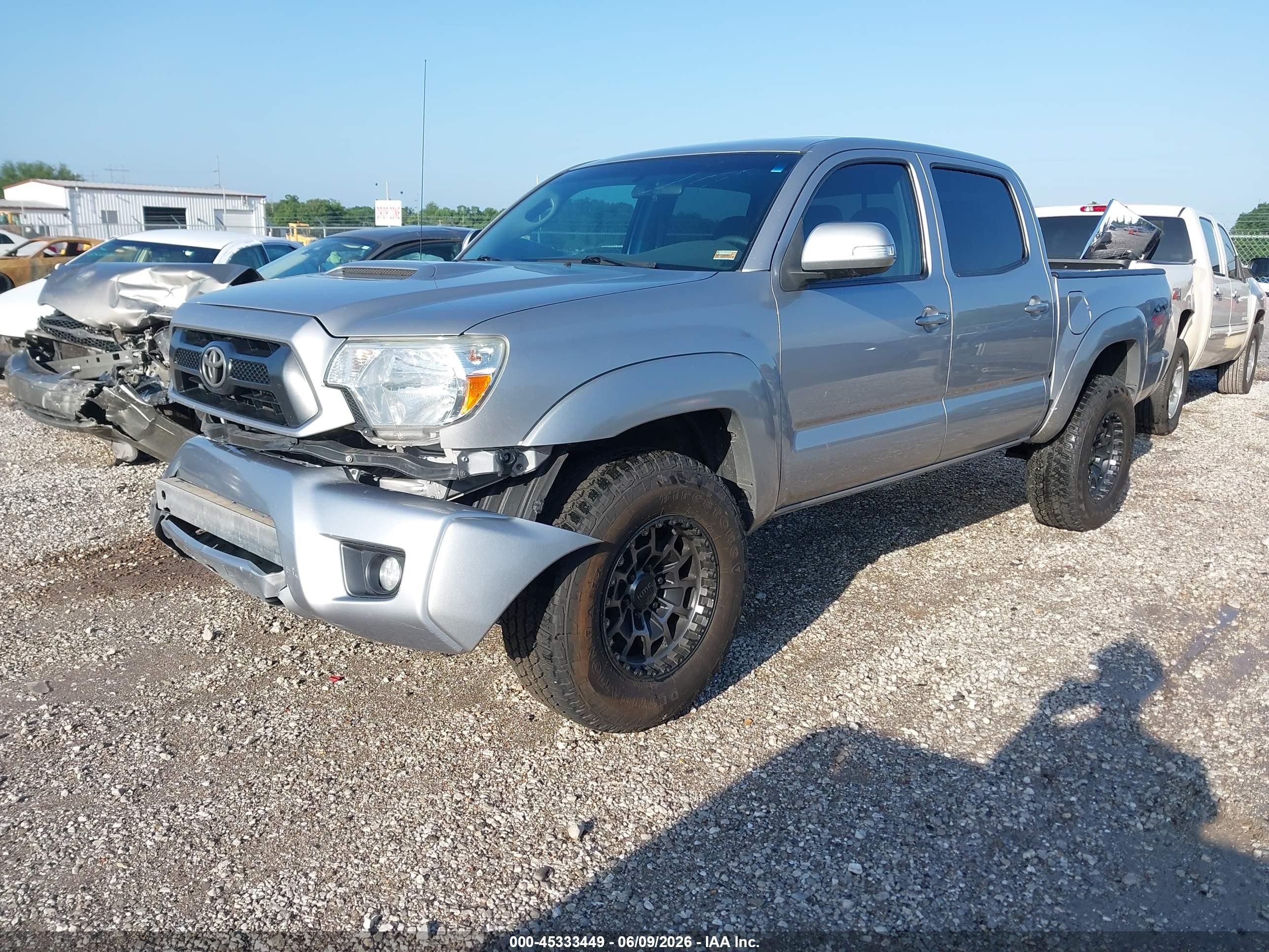 2015 Toyota Tacoma Base V6 Gray vin: 3TMLU4EN1FM180933