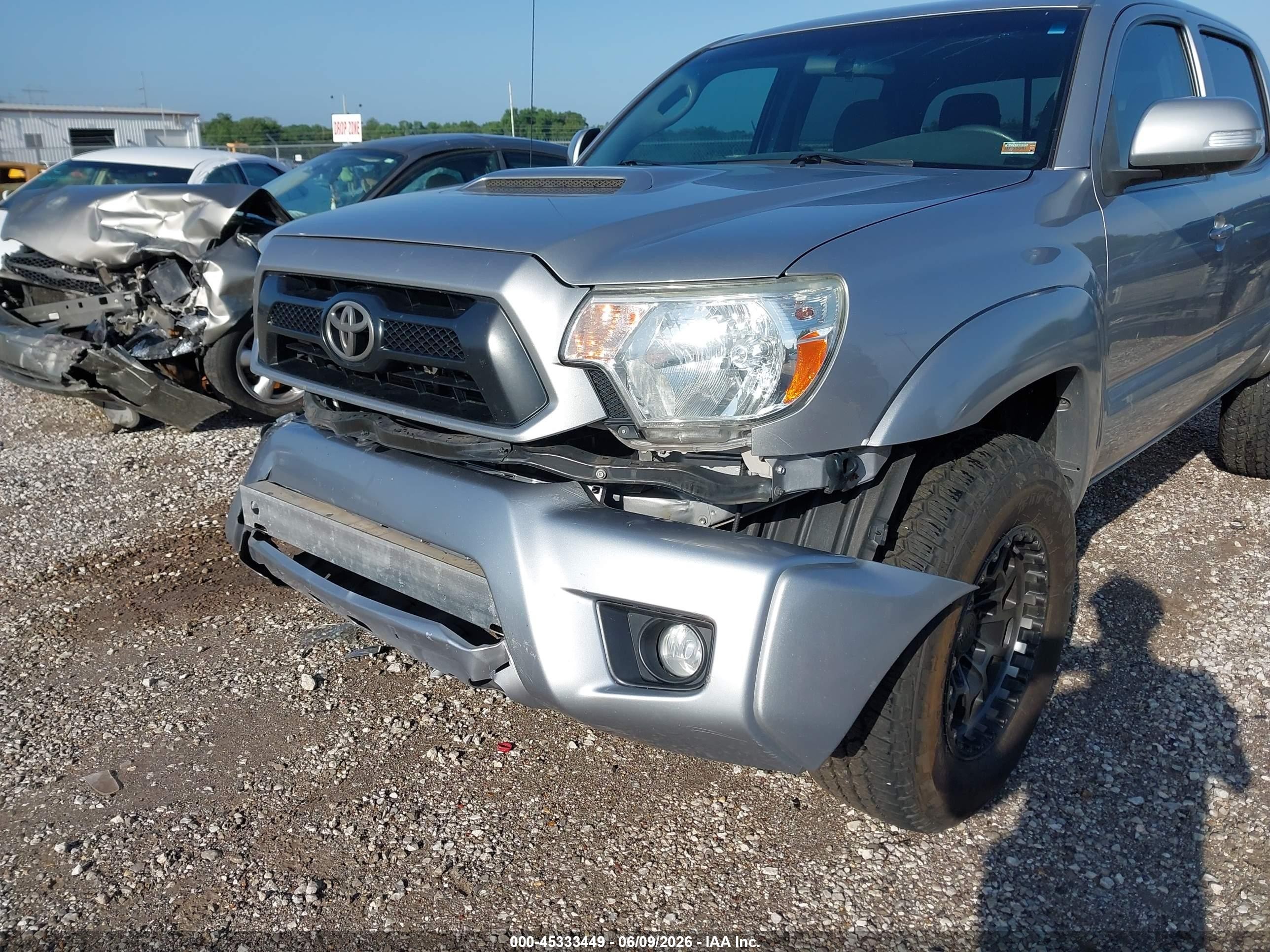 2015 Toyota Tacoma Base V6 Gray vin: 3TMLU4EN1FM180933