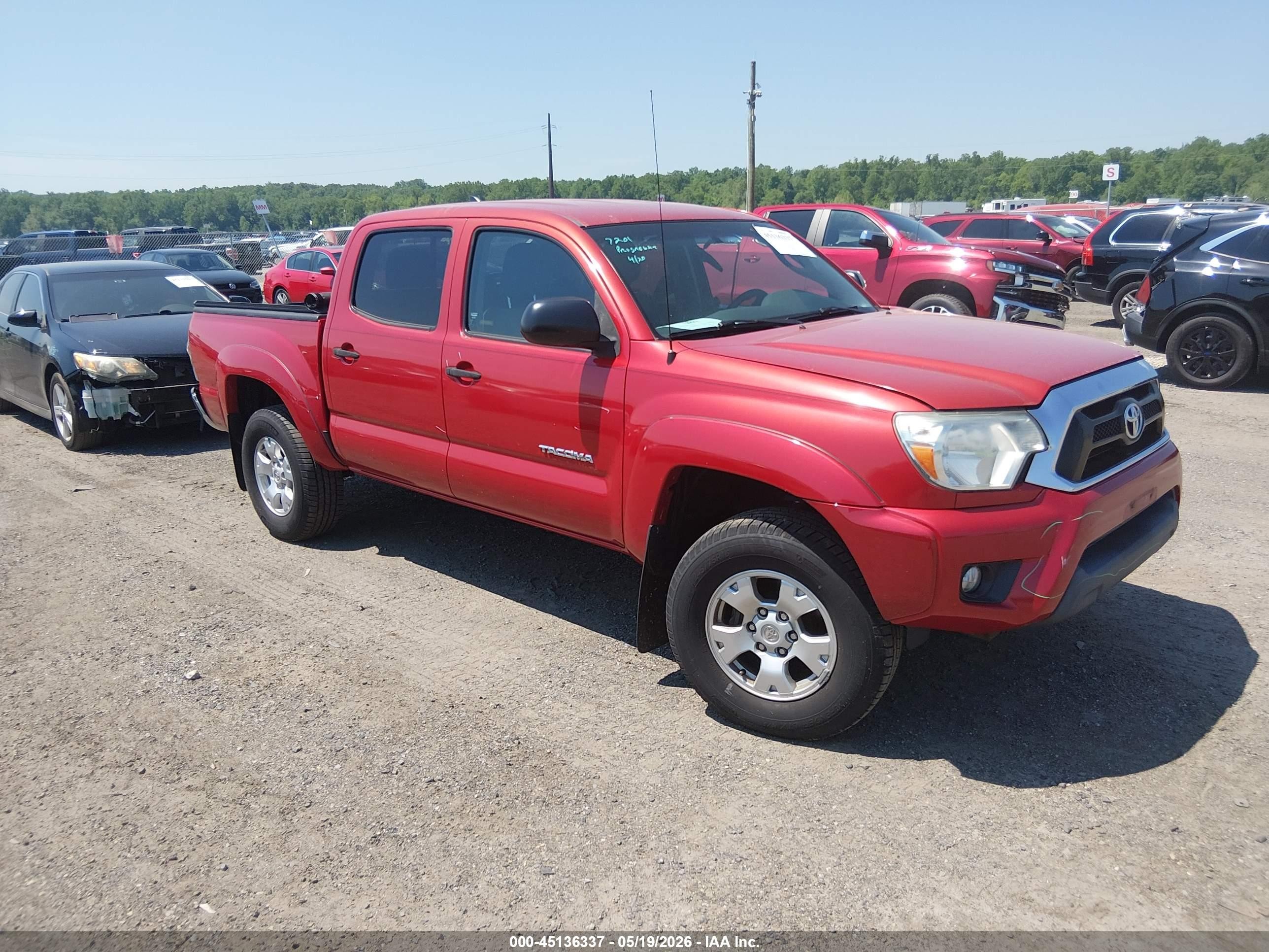 2015 Toyota Tacoma Base V6 Red vin: 3TMLU4EN1FM202929