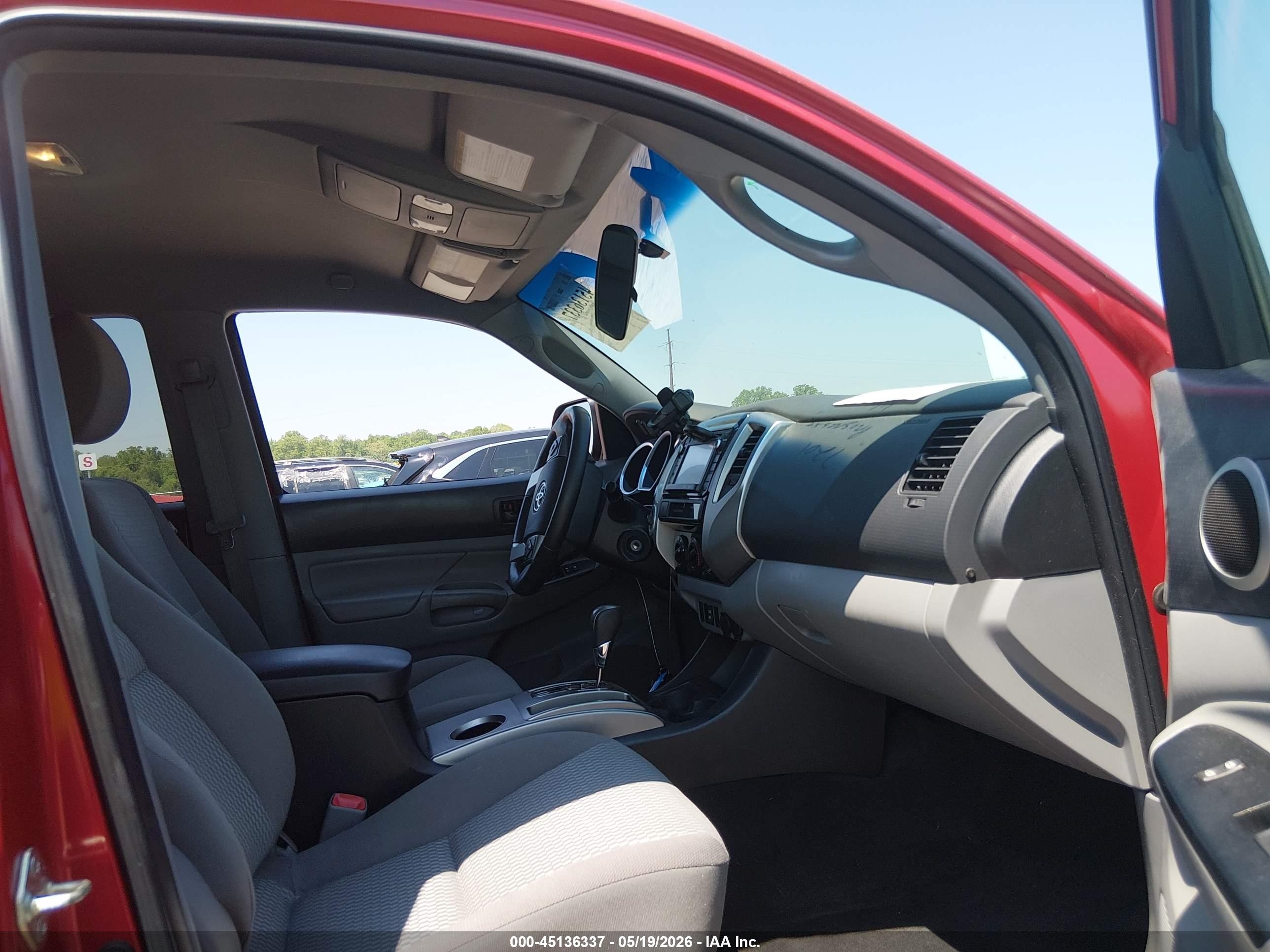2015 Toyota Tacoma Base V6 Red vin: 3TMLU4EN1FM202929