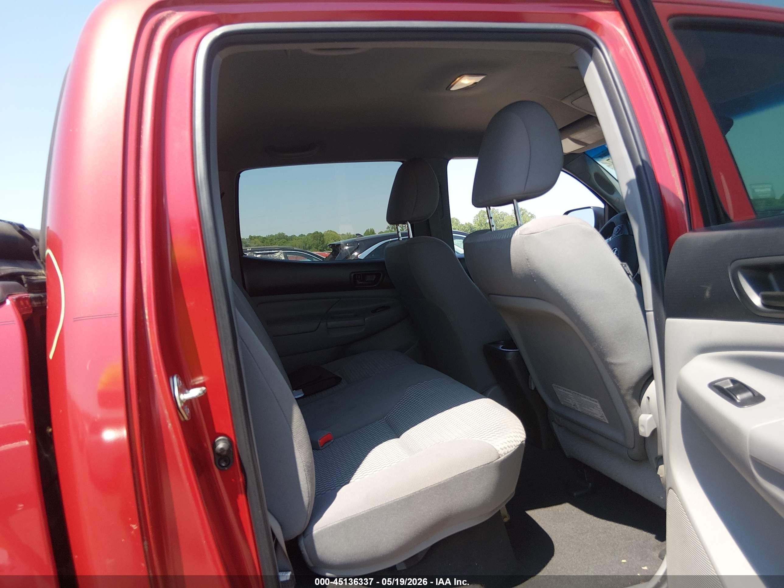 2015 Toyota Tacoma Base V6 Red vin: 3TMLU4EN1FM202929