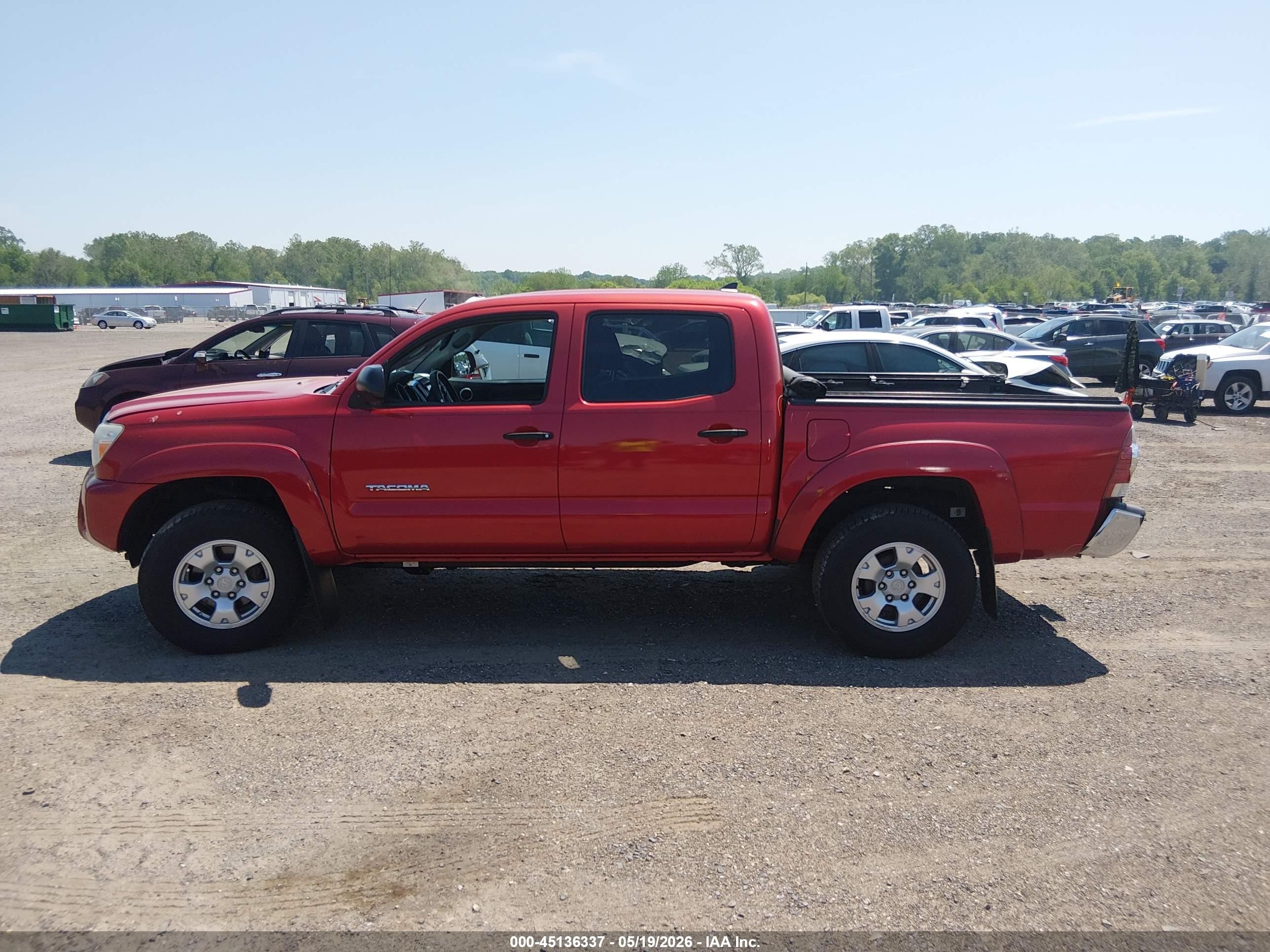 2015 Toyota Tacoma Base V6 Red vin: 3TMLU4EN1FM202929