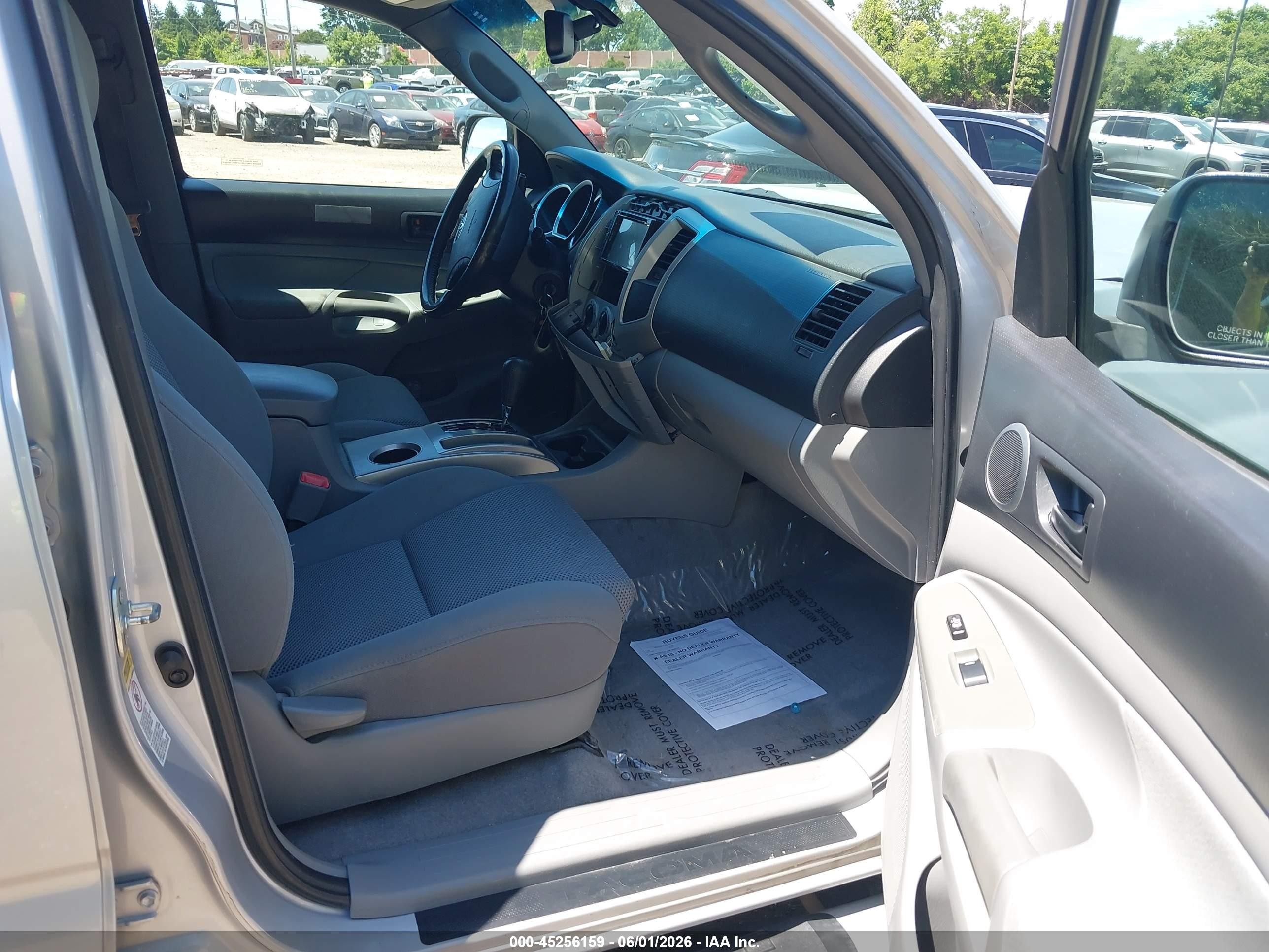 2011 Toyota Tacoma Base V6 Silver vin: 3TMLU4EN2BM057507